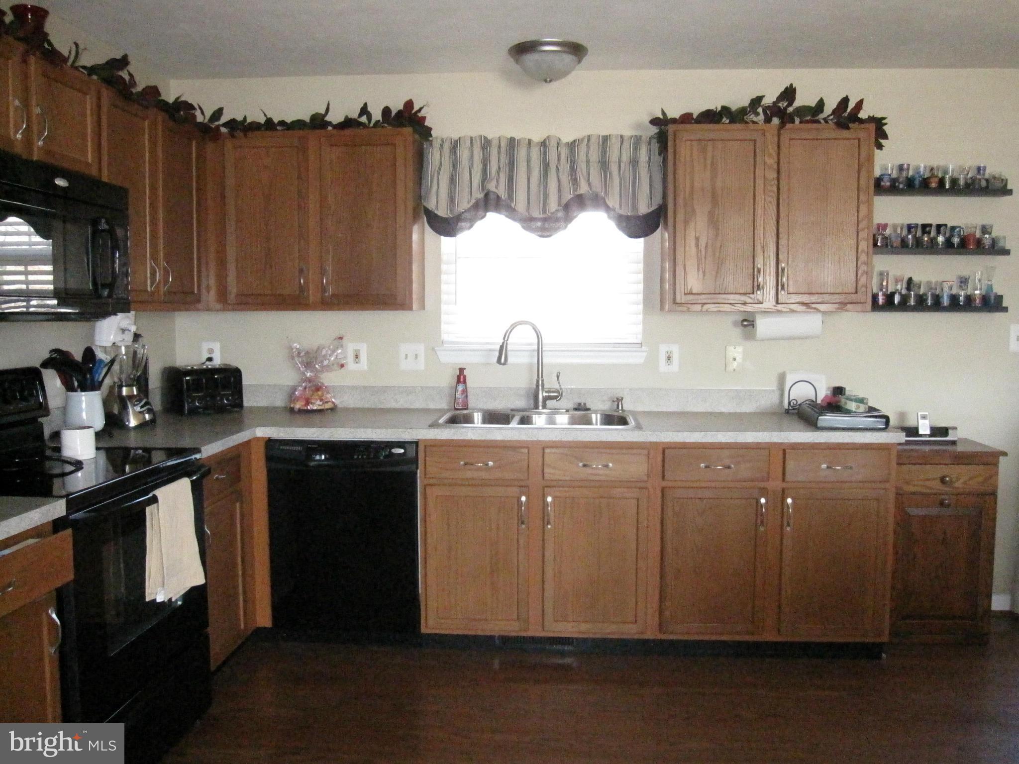 LAUREL GLEN - Residential