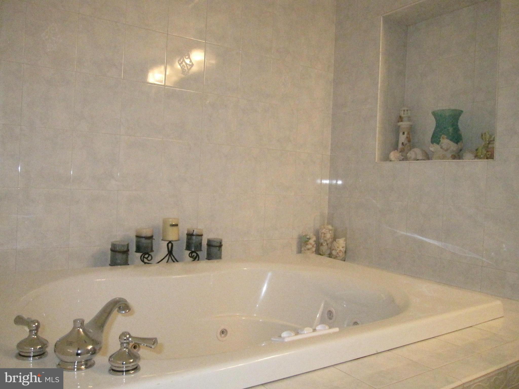 LAUREL GLEN - Residential