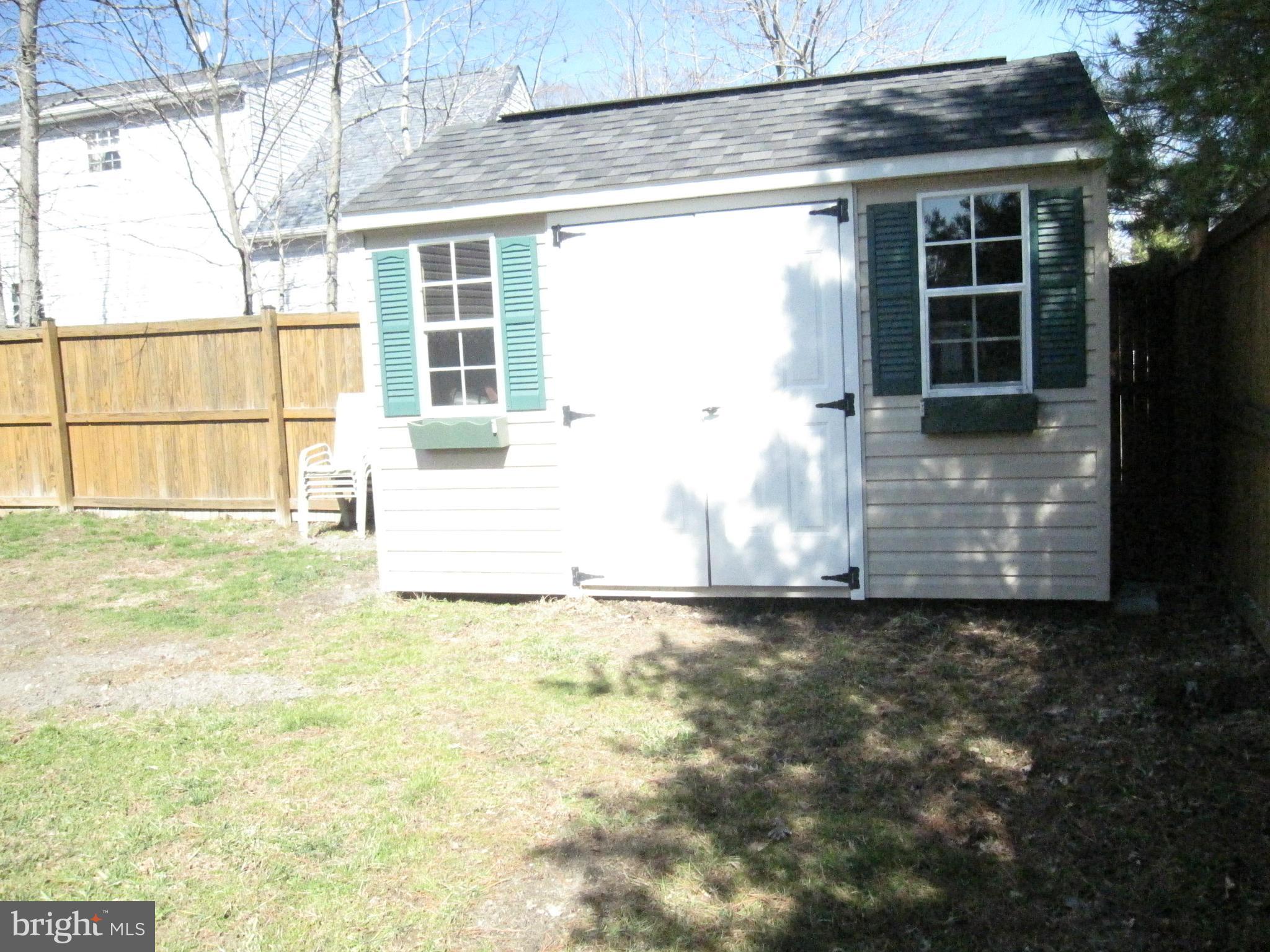 LAUREL GLEN - Residential