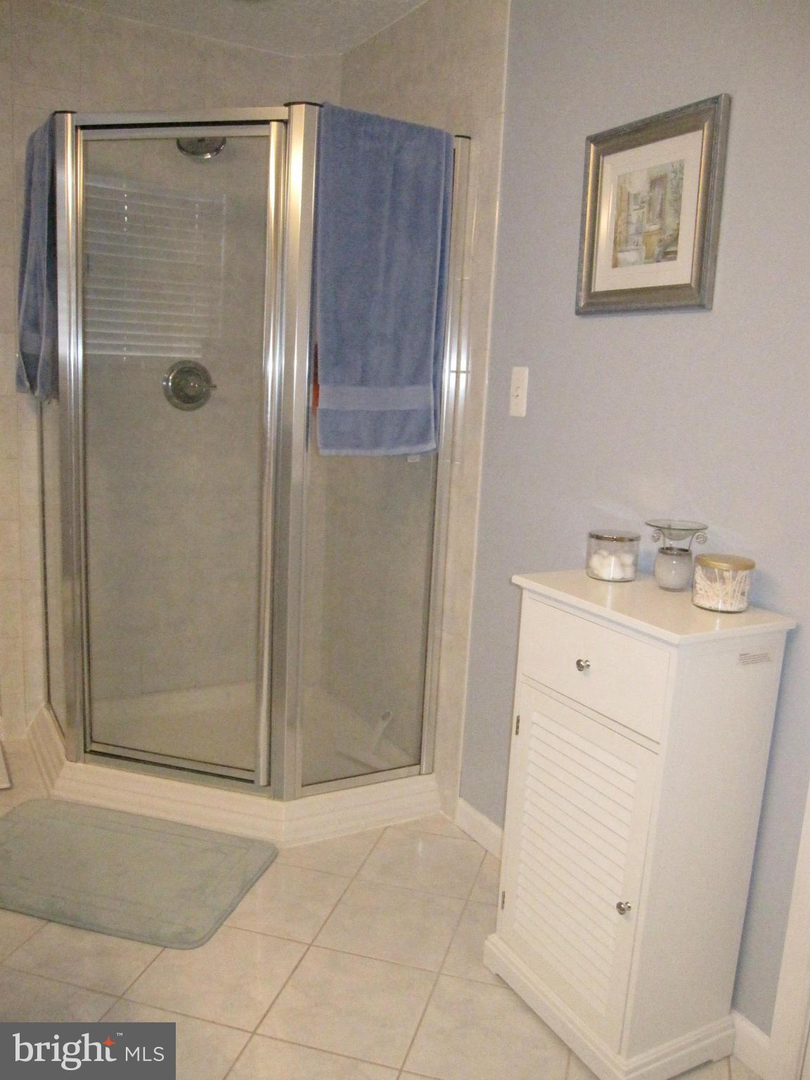 LAUREL GLEN - Residential