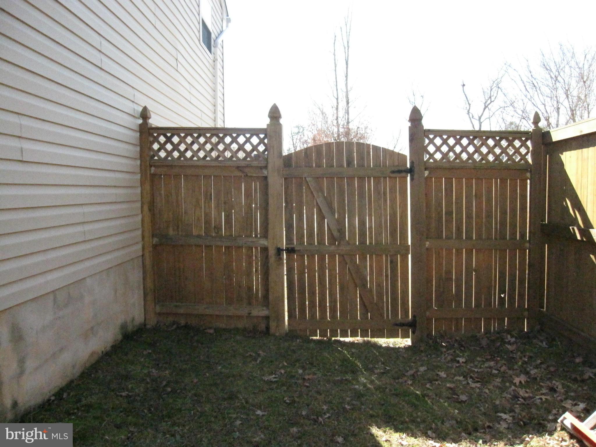 LAUREL GLEN - Residential