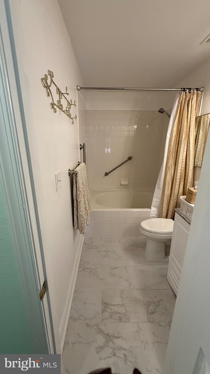 ENGLISH COUNTRY MANOR - Residential