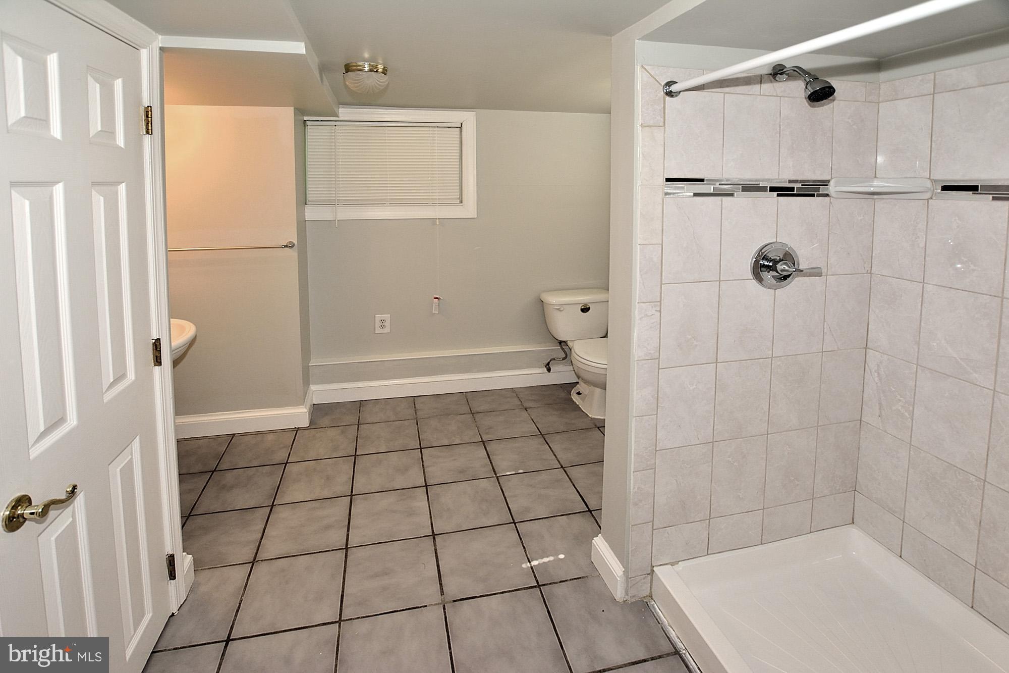 OVER LEE KNOLLS - Residential Lease