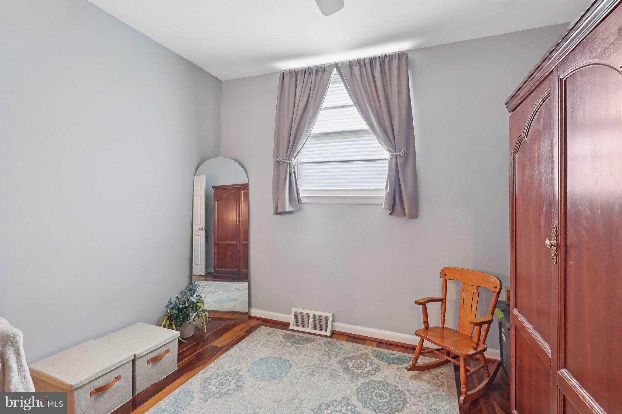 FOX CHASE - Residential