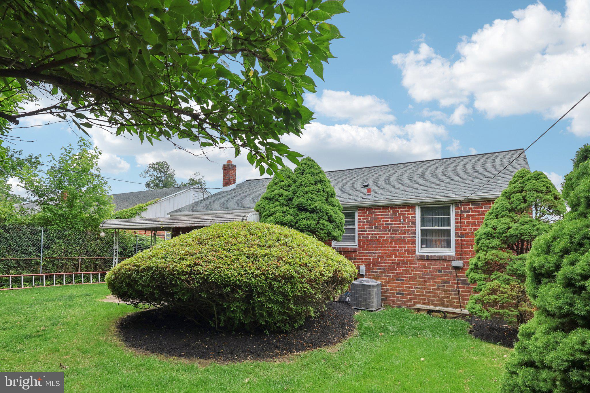 FOX CHASE - Residential