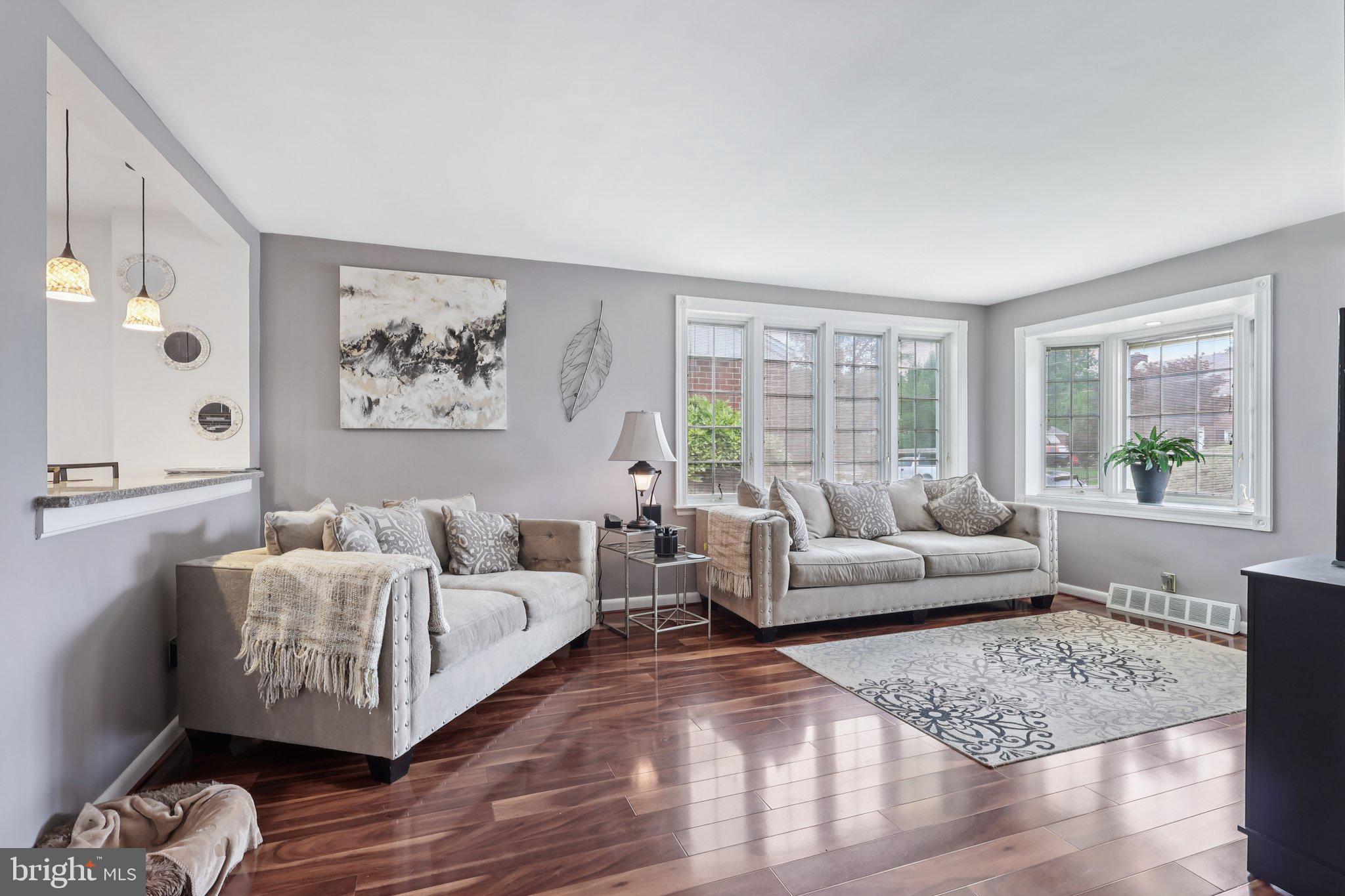 FOX CHASE - Residential