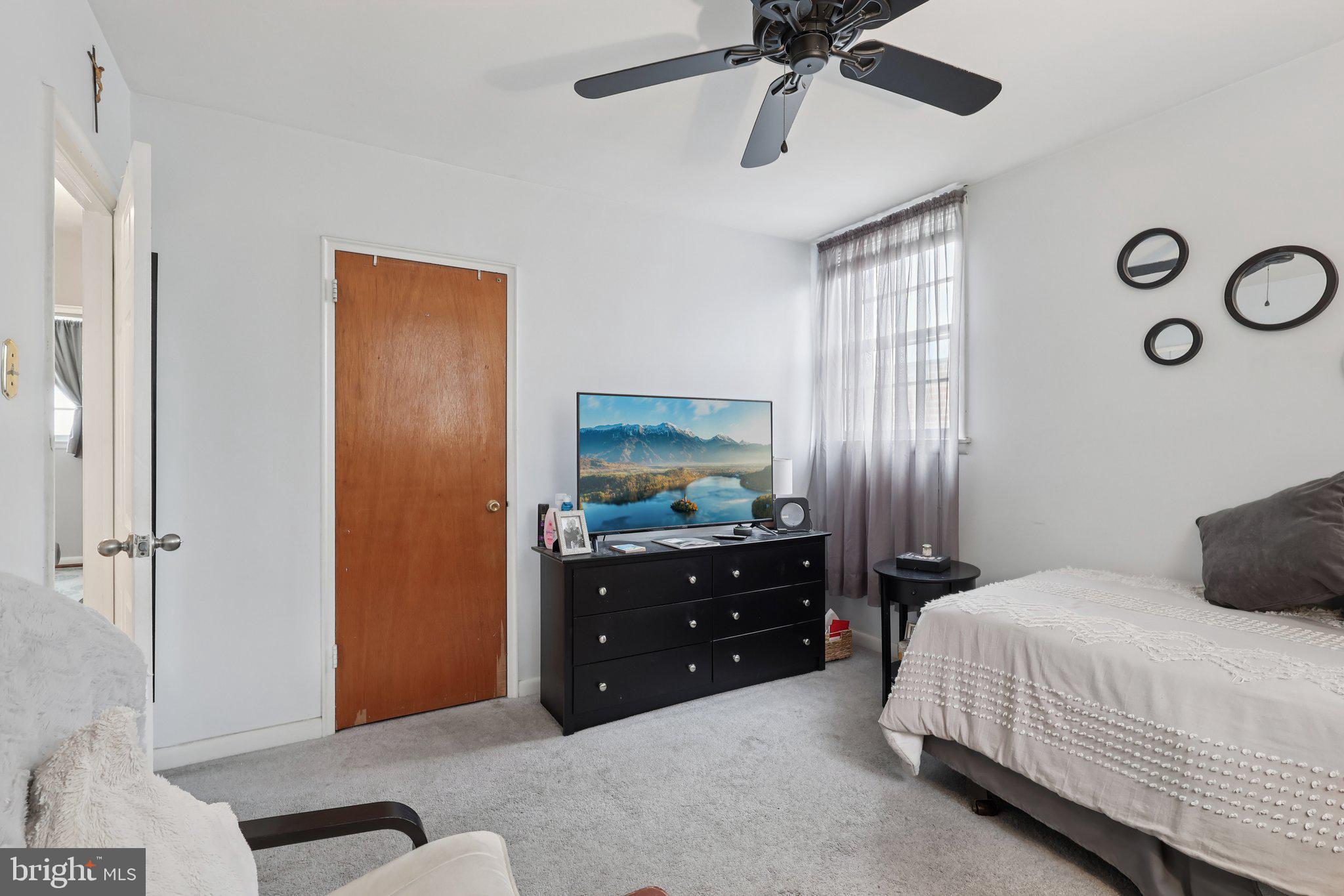 FOX CHASE - Residential