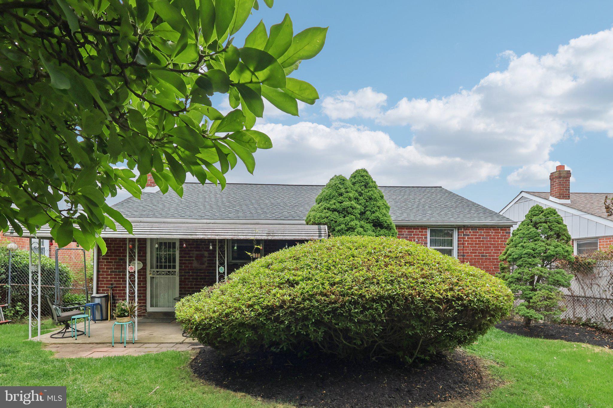 FOX CHASE - Residential