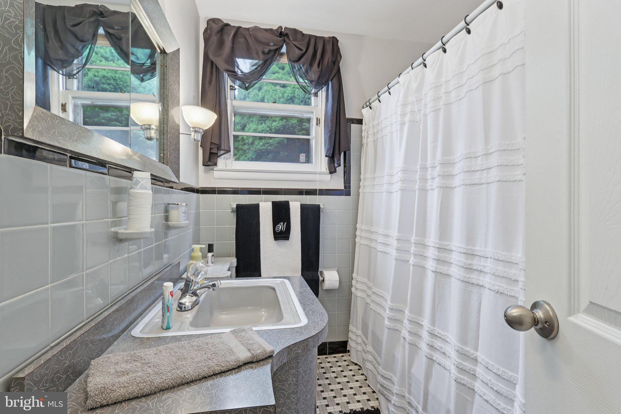 FOX CHASE - Residential