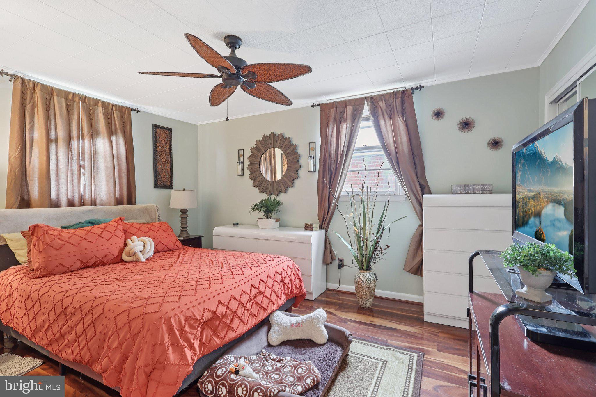 FOX CHASE - Residential