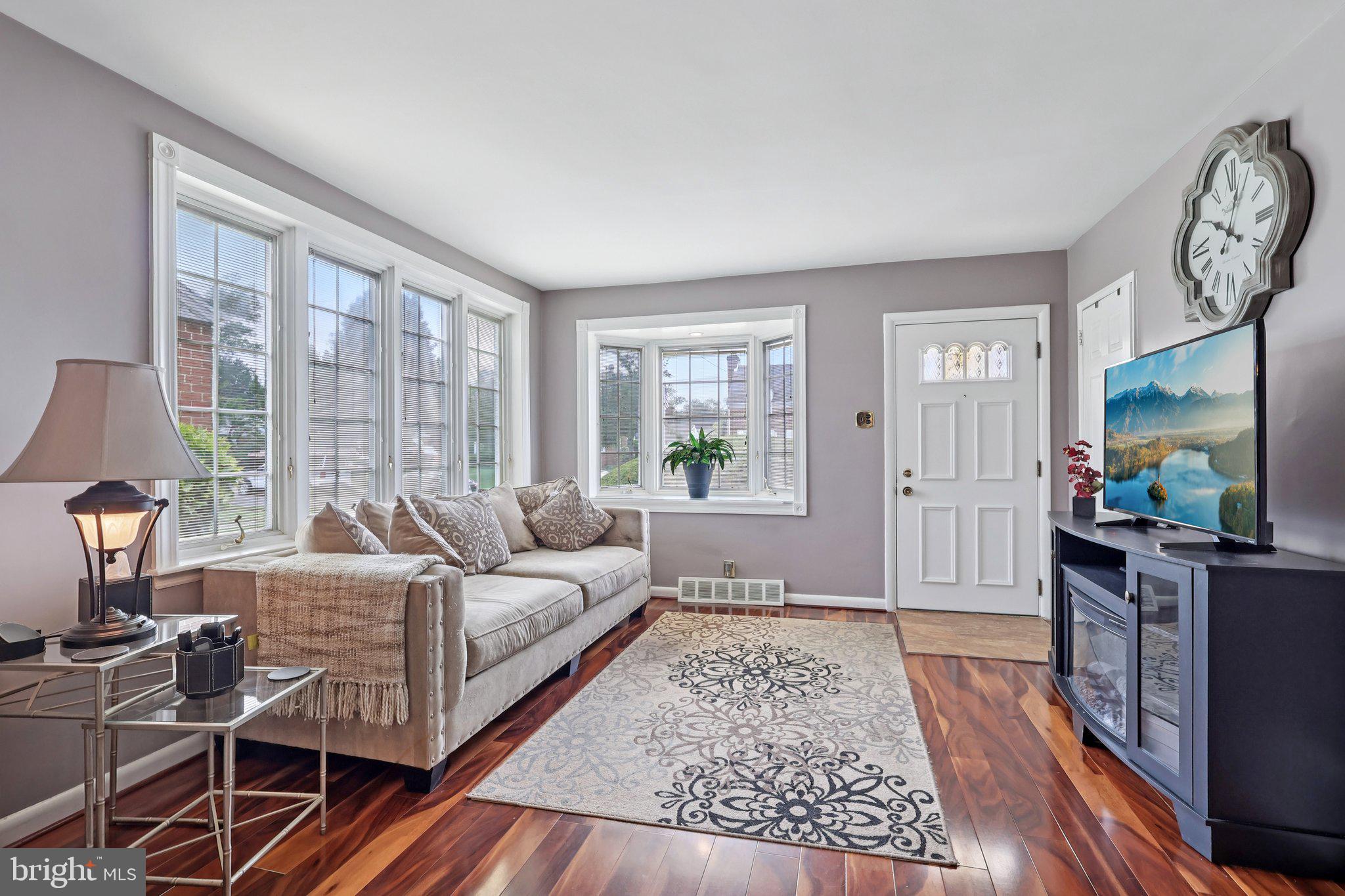 FOX CHASE - Residential