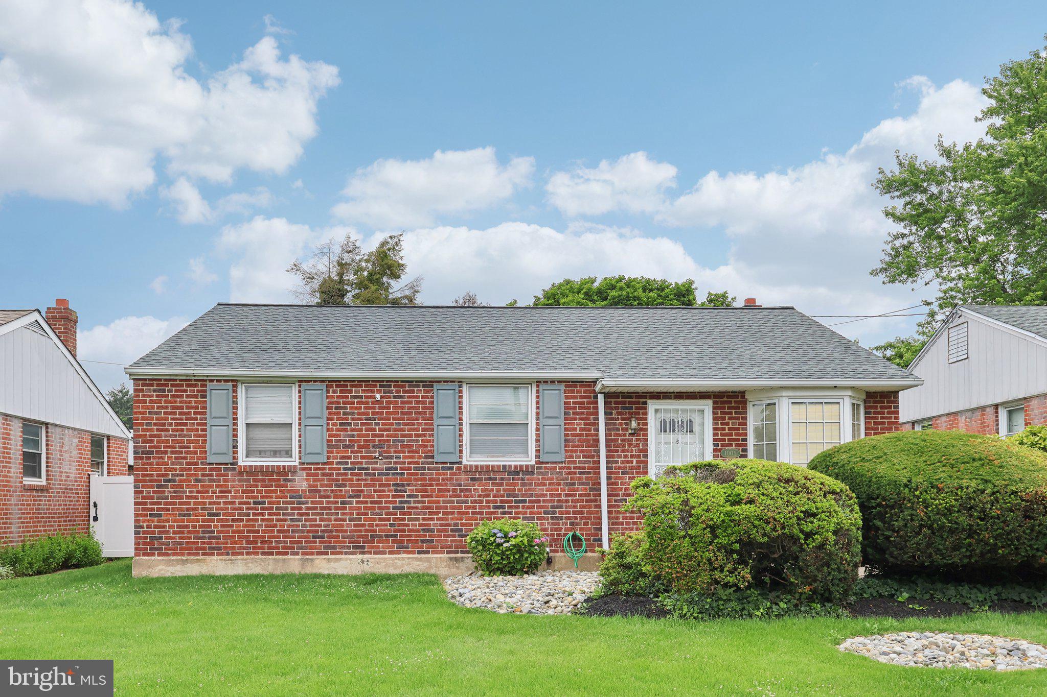 FOX CHASE - Residential