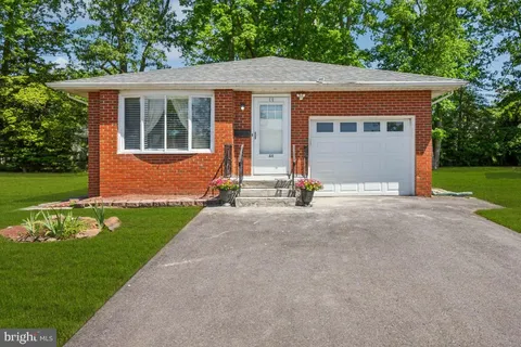 44 Gardenia Way, Toms River, NJ MLS: NJOC2034040