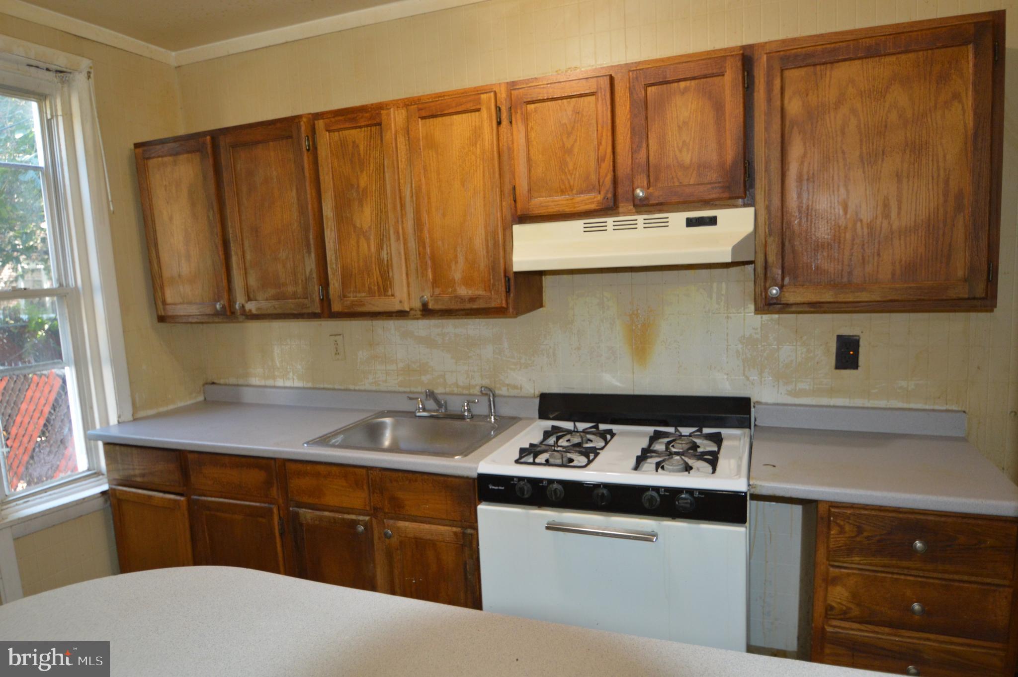 PHILADELPHIA (SOUTHWEST) - Residential