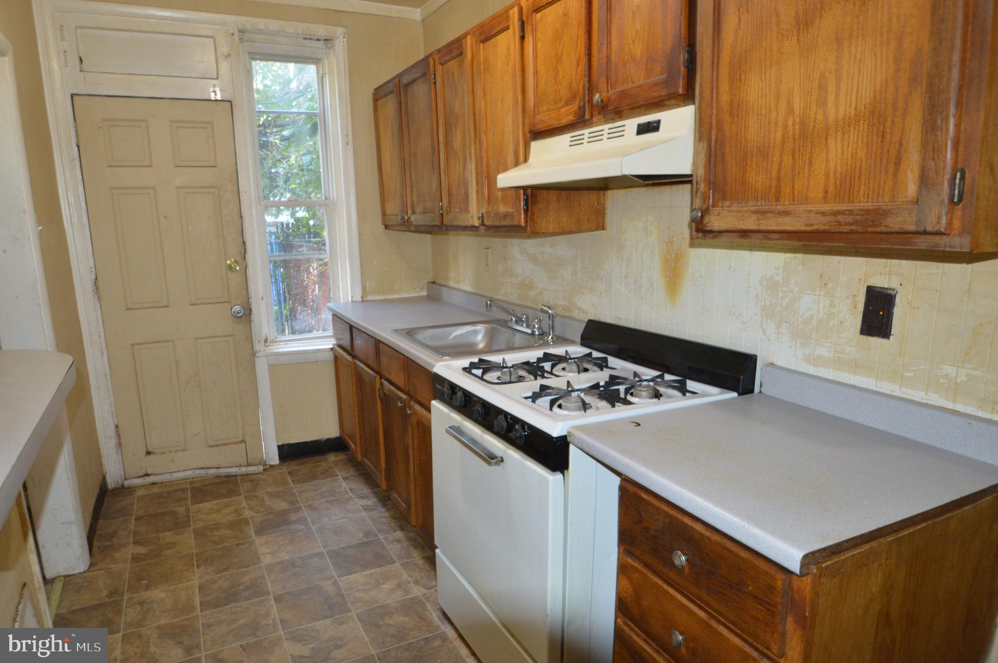 PHILADELPHIA (SOUTHWEST) - Residential