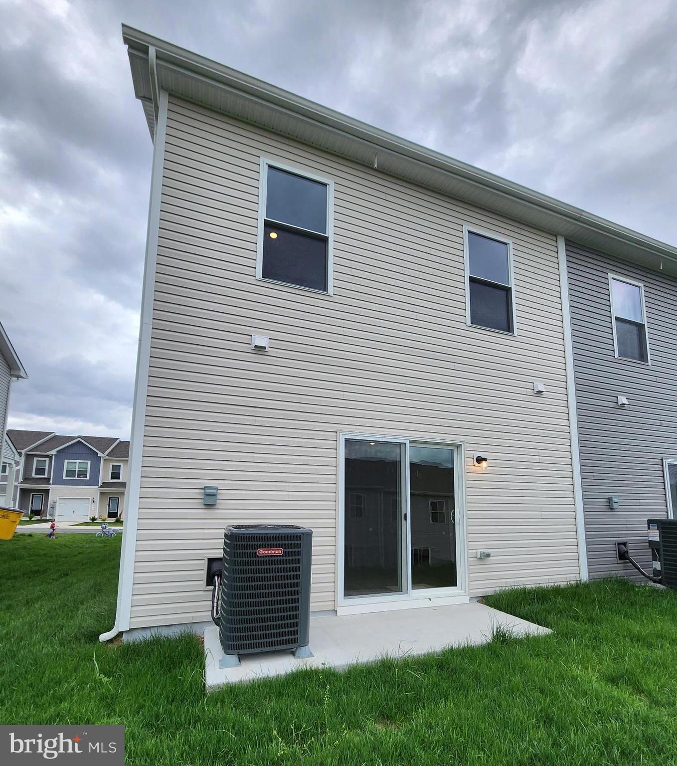 HOMEPLACE AT RIVERSIDE - Residential Lease