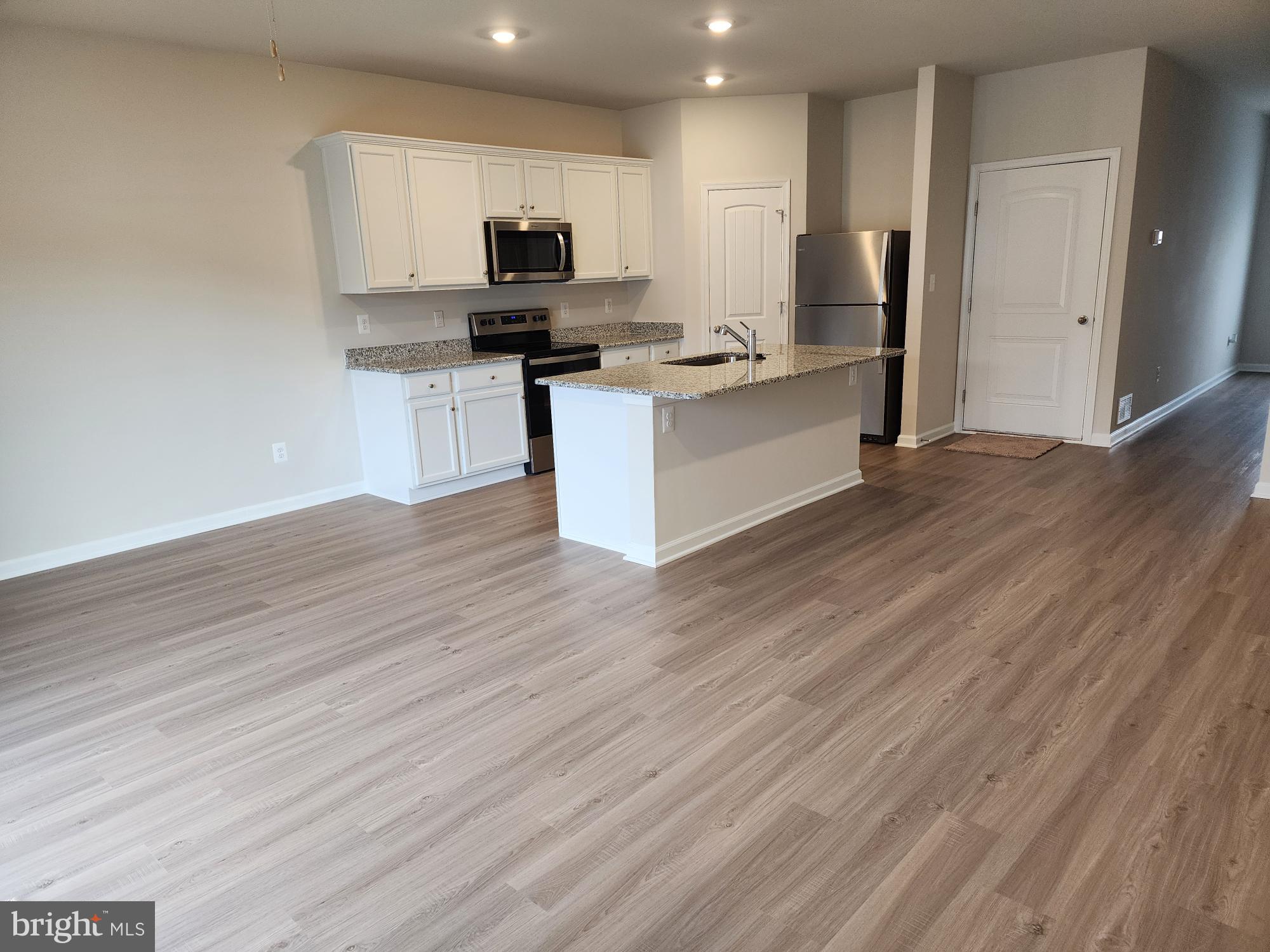 HOMEPLACE AT RIVERSIDE - Residential Lease