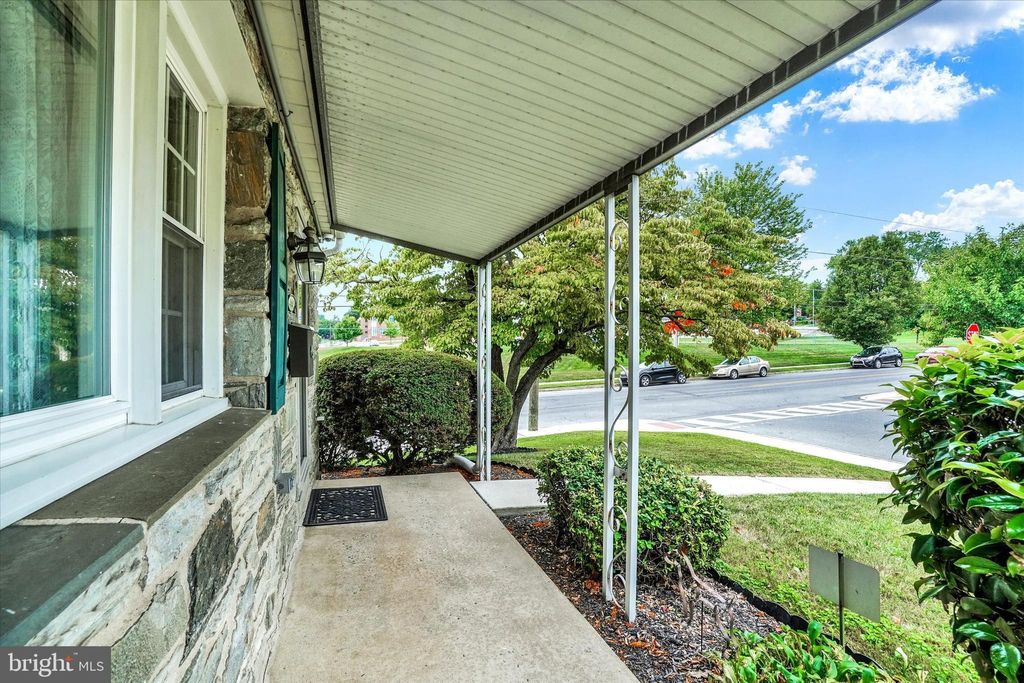 Photo of 404 HILTON DR, LANCASTER, PA 17603 (MLS # PALA2039358)