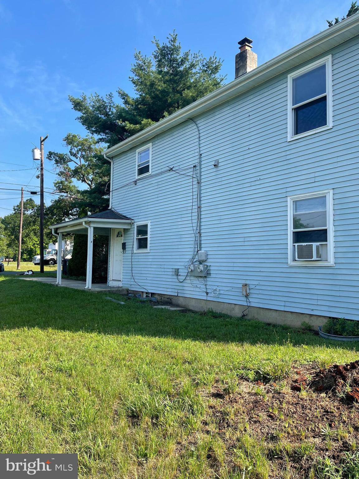 711 E MAPLE 2