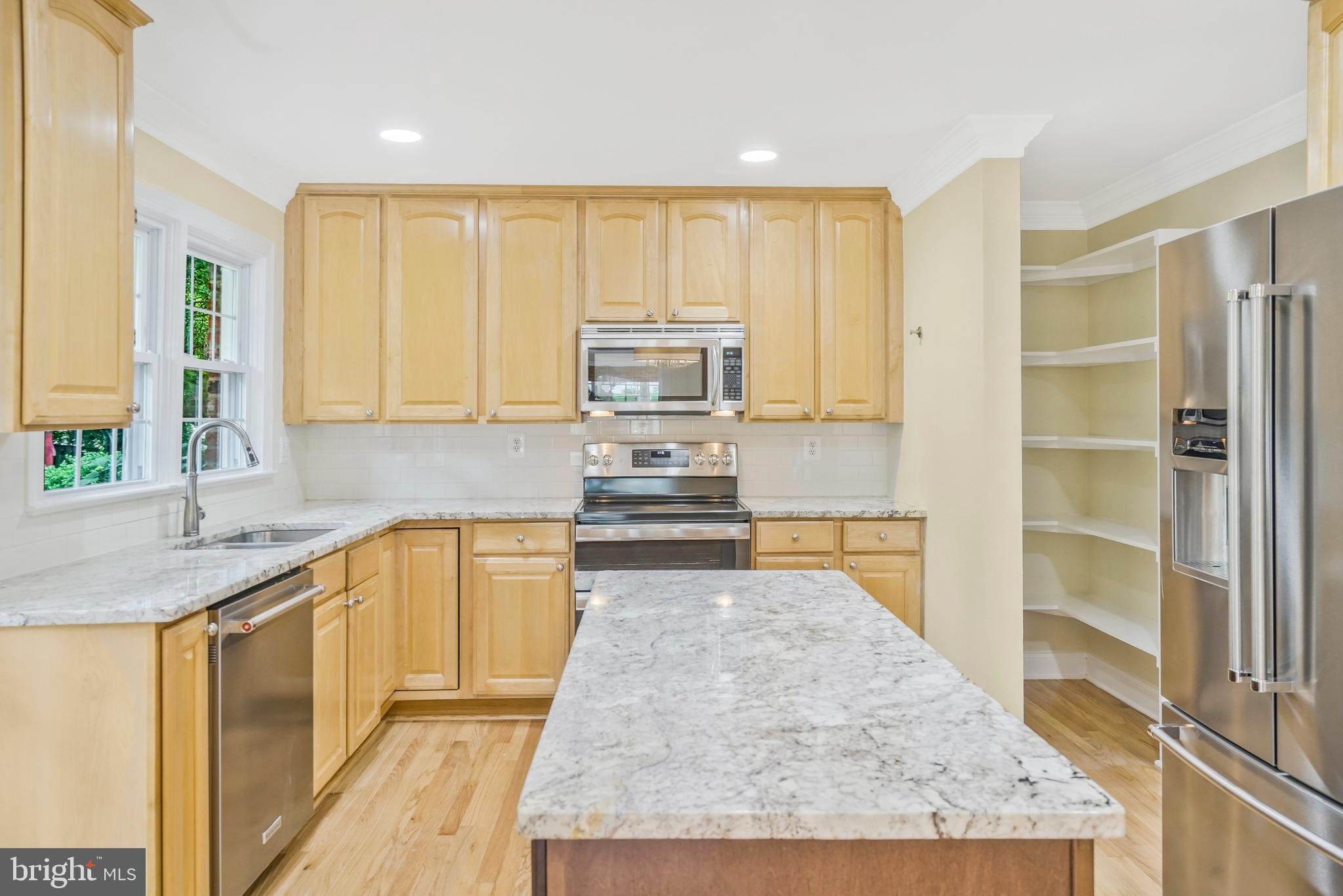 RIVERCREST - Residential