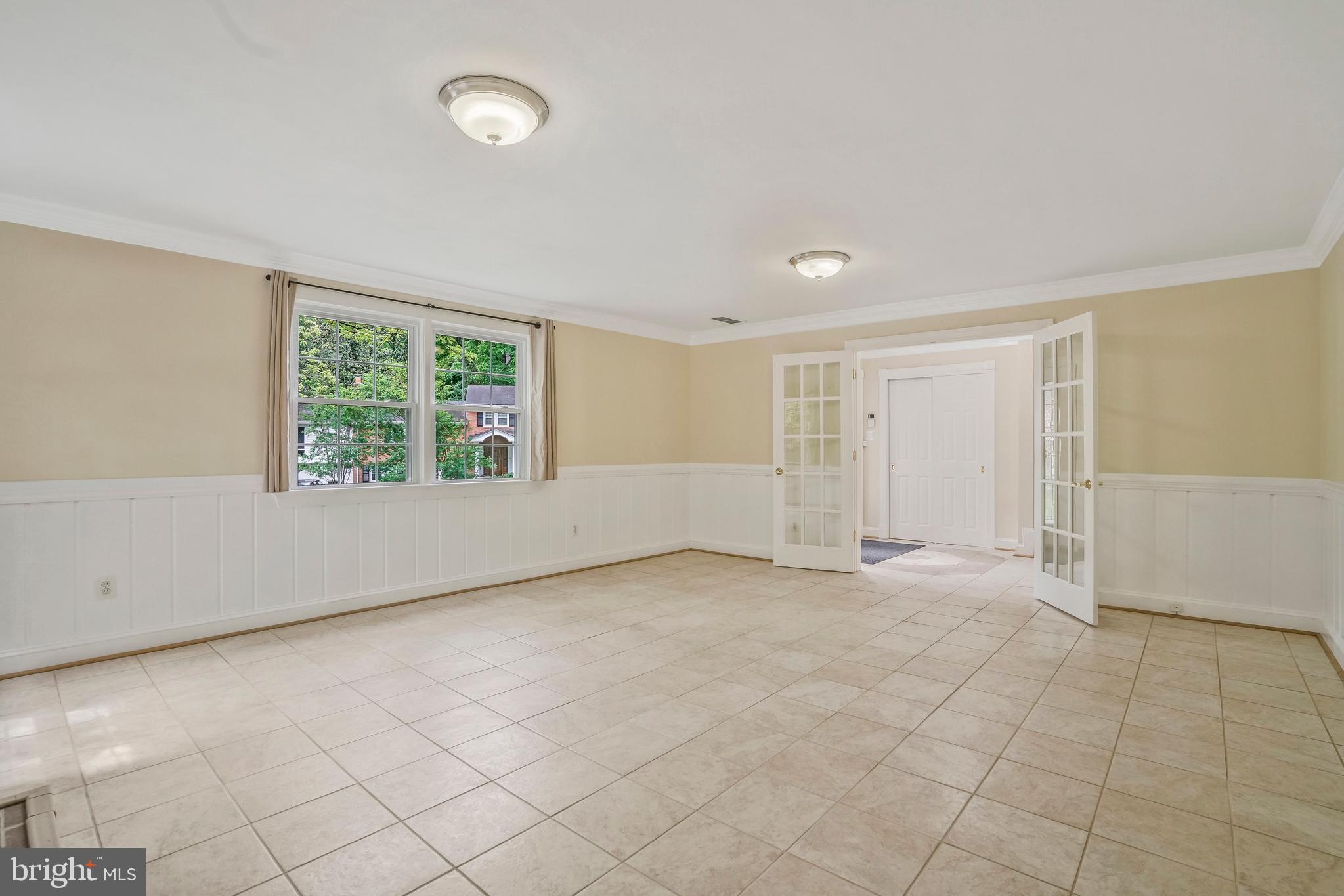 RIVERCREST - Residential