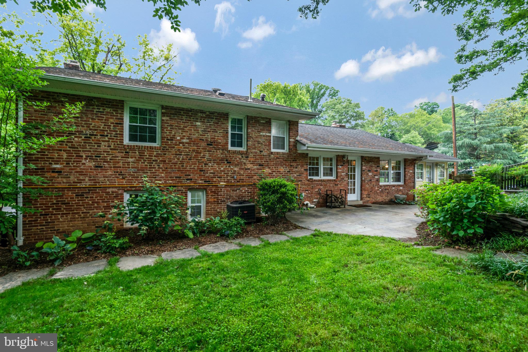 RIVERCREST - Residential