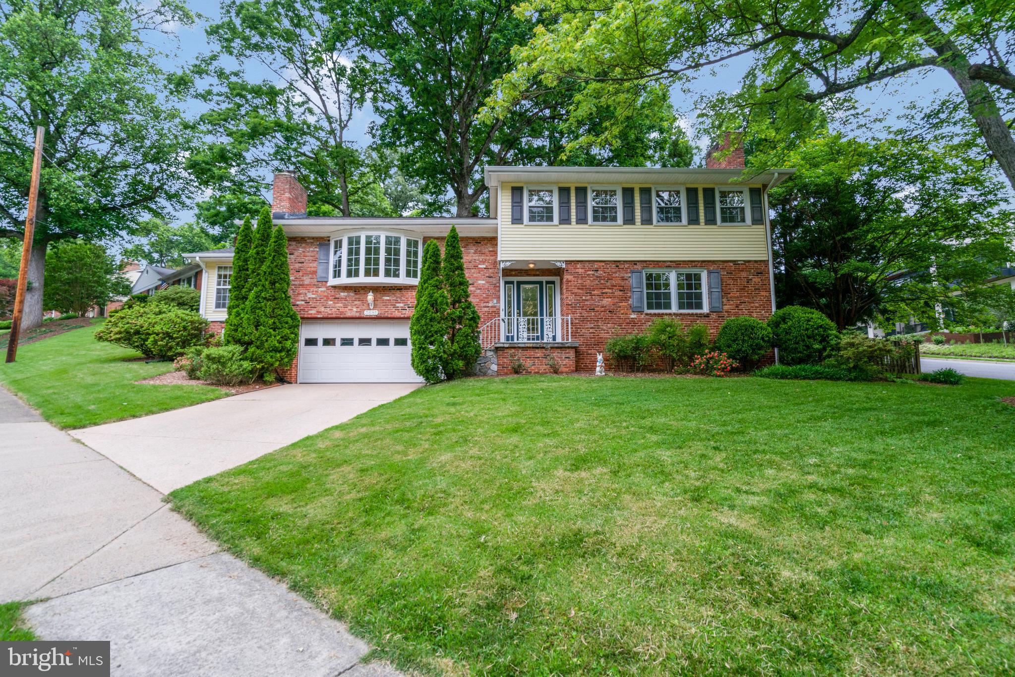 RIVERCREST - Residential