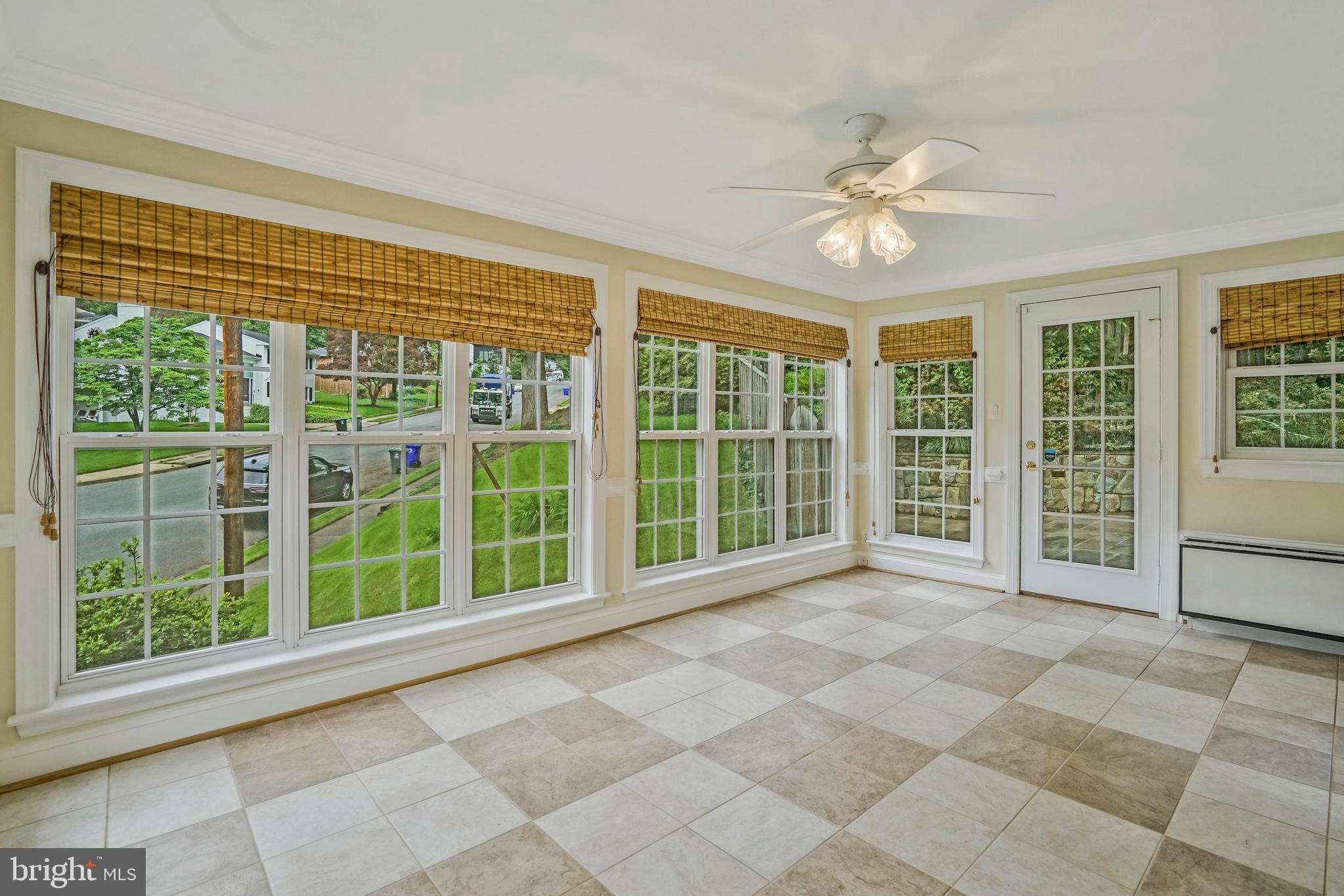 RIVERCREST - Residential