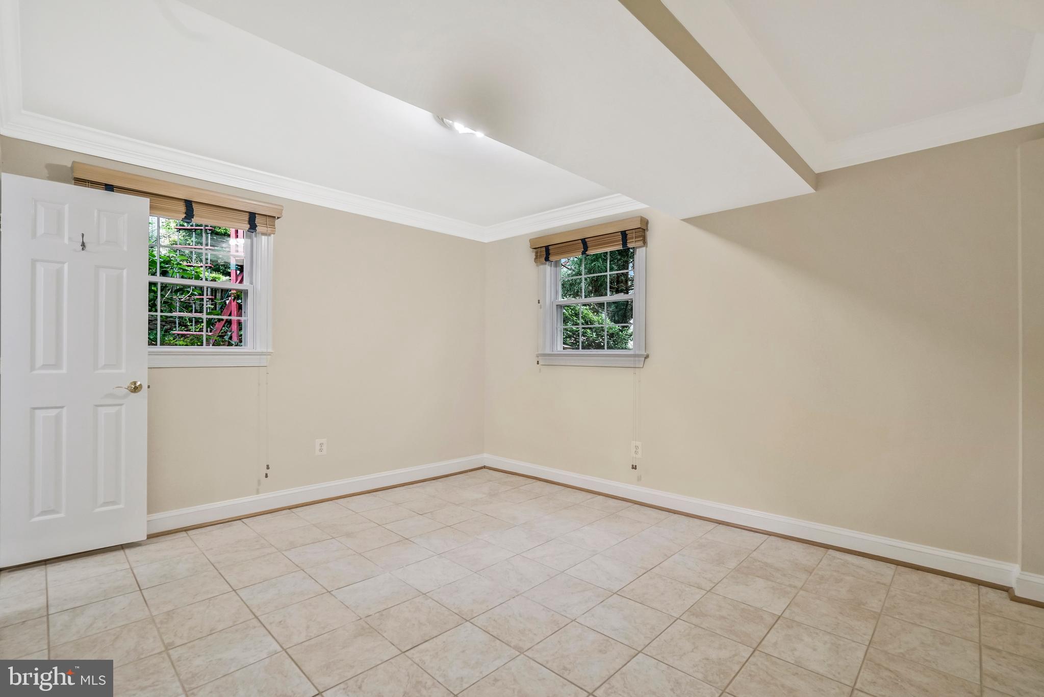 RIVERCREST - Residential