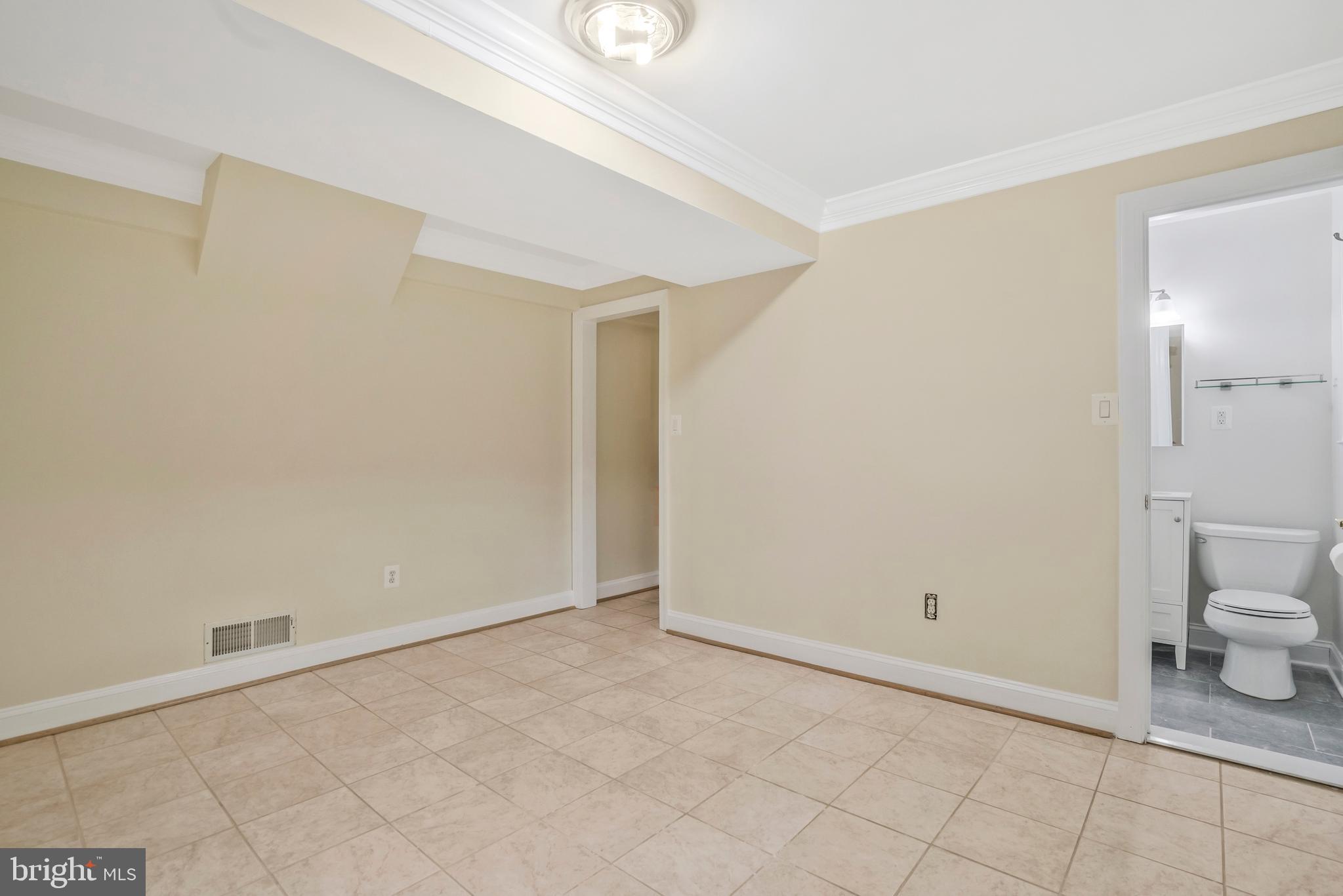 RIVERCREST - Residential