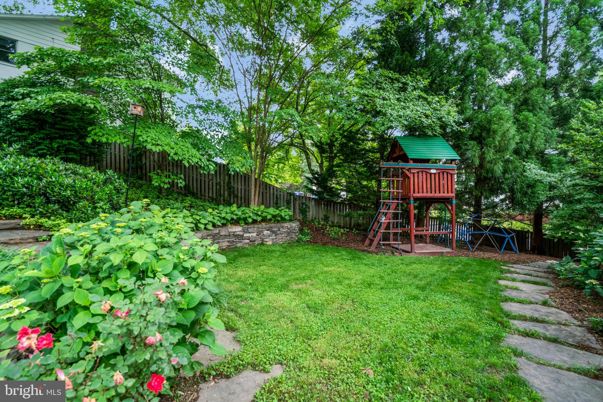 RIVERCREST - Residential