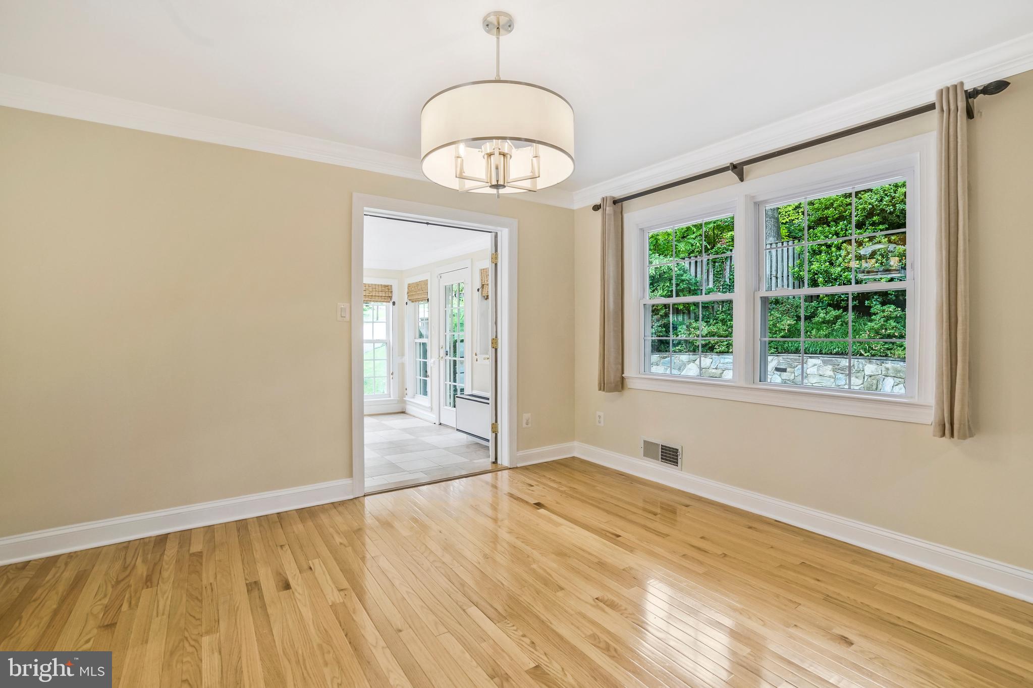 RIVERCREST - Residential