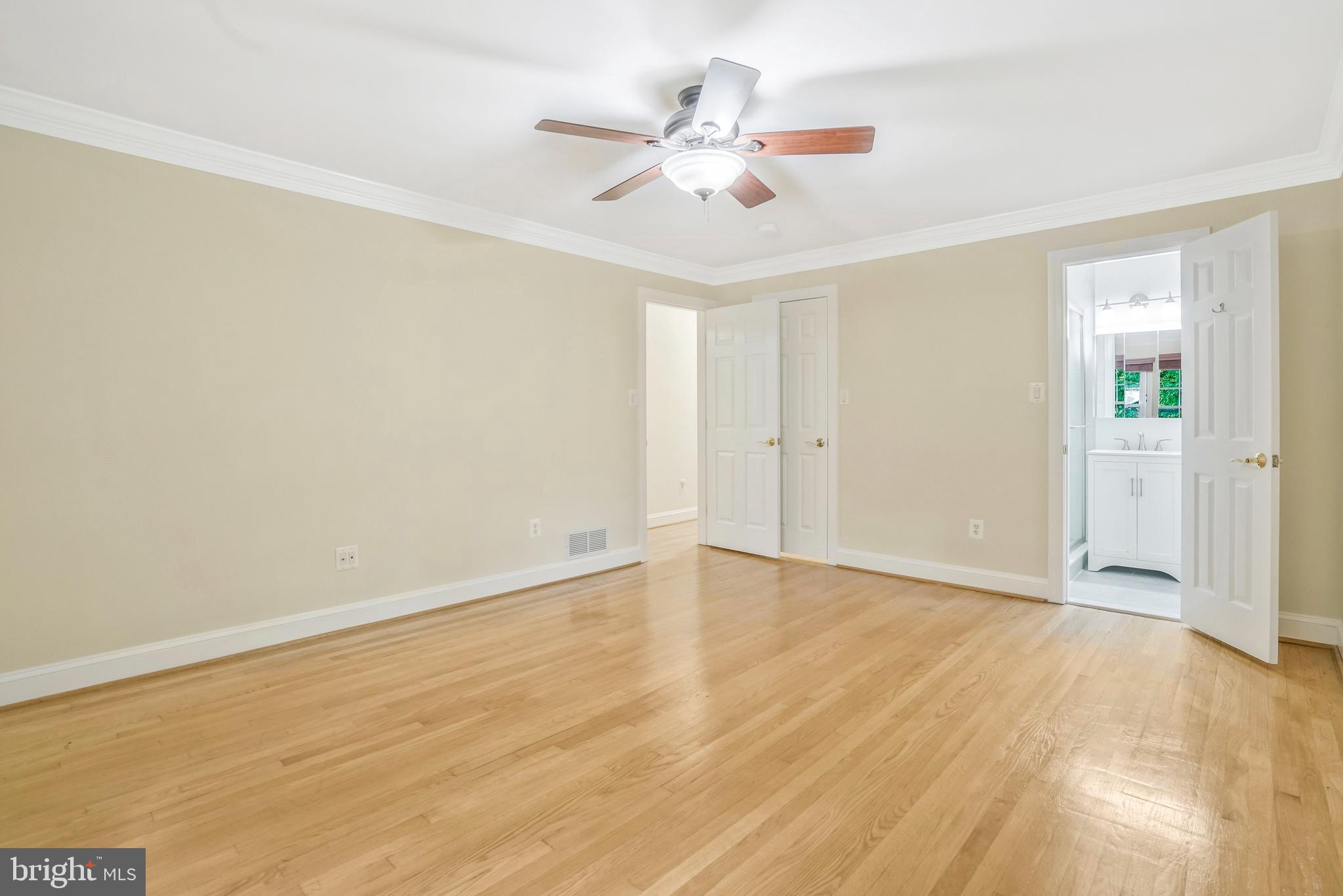 RIVERCREST - Residential