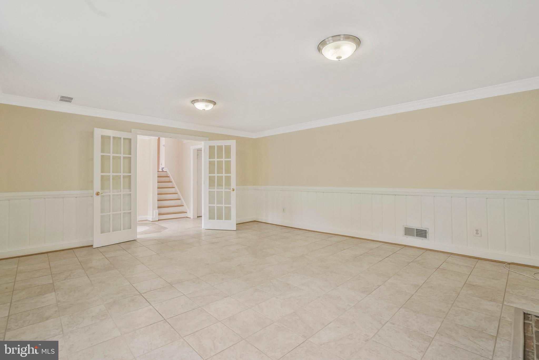 RIVERCREST - Residential