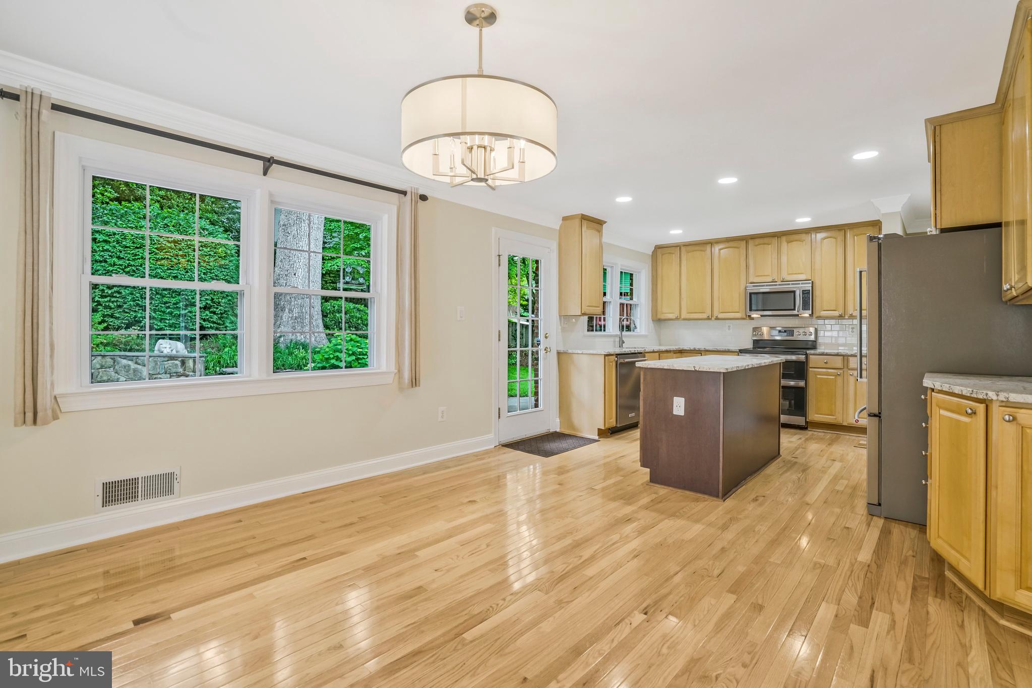 RIVERCREST - Residential