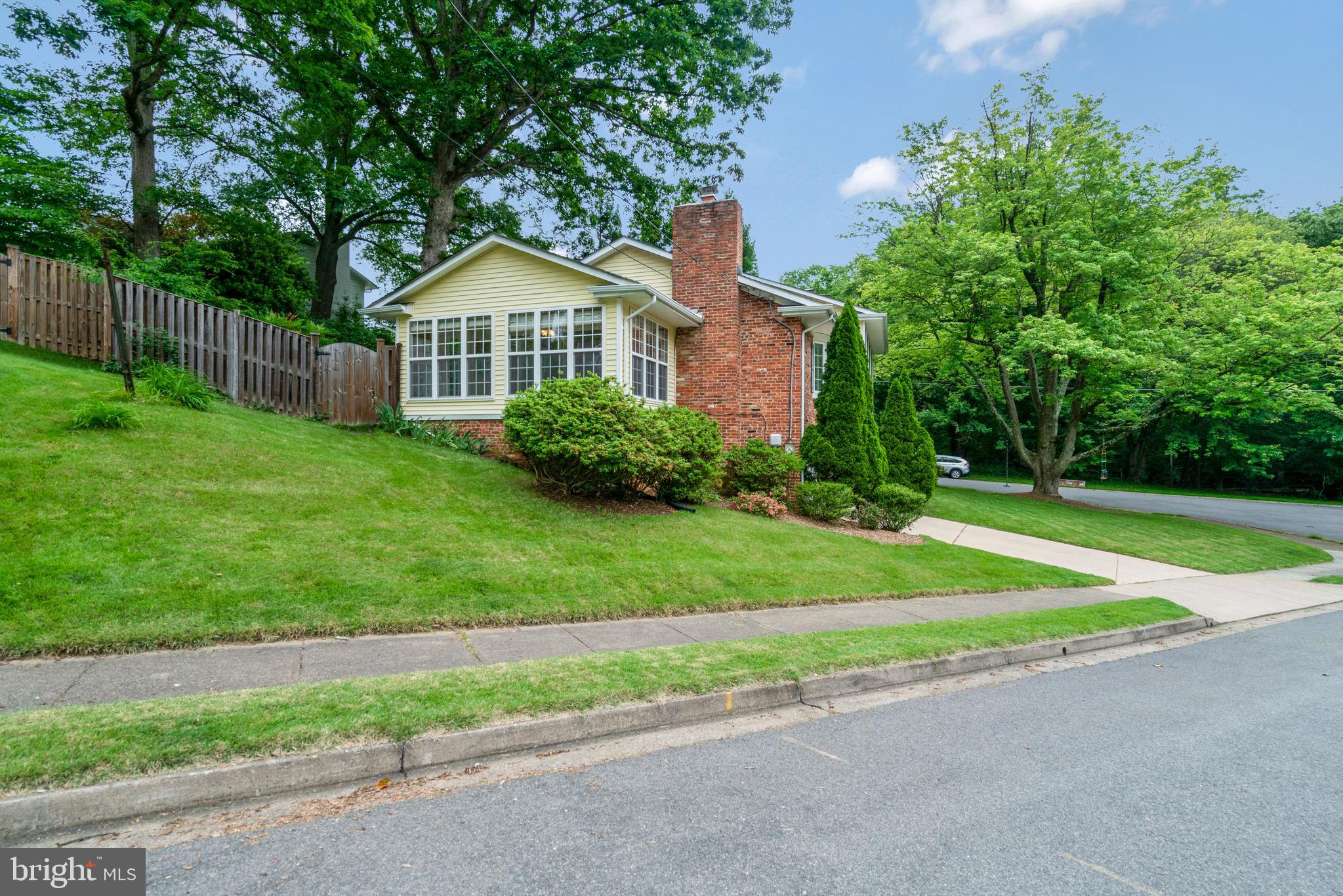 RIVERCREST - Residential