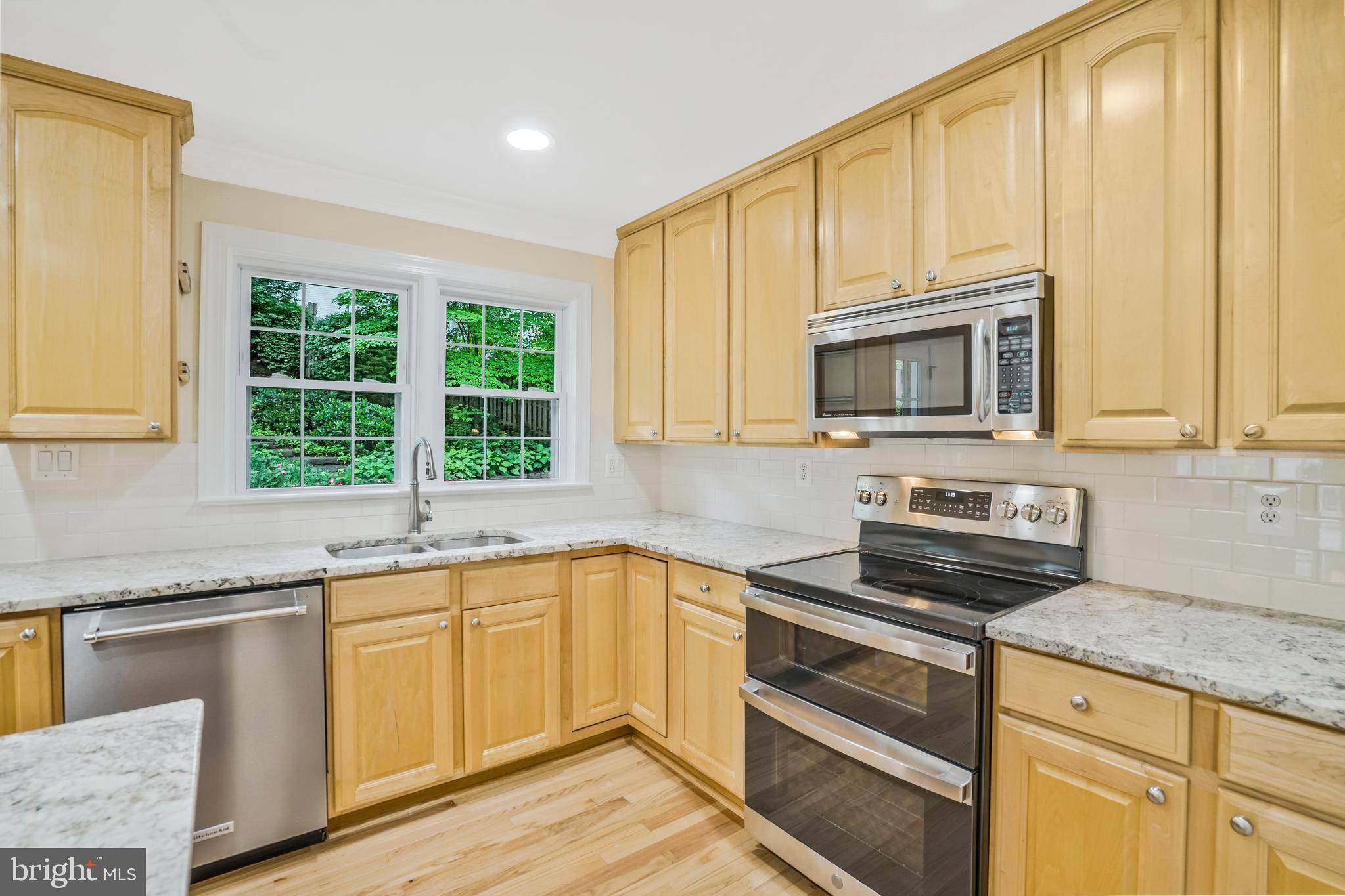 RIVERCREST - Residential