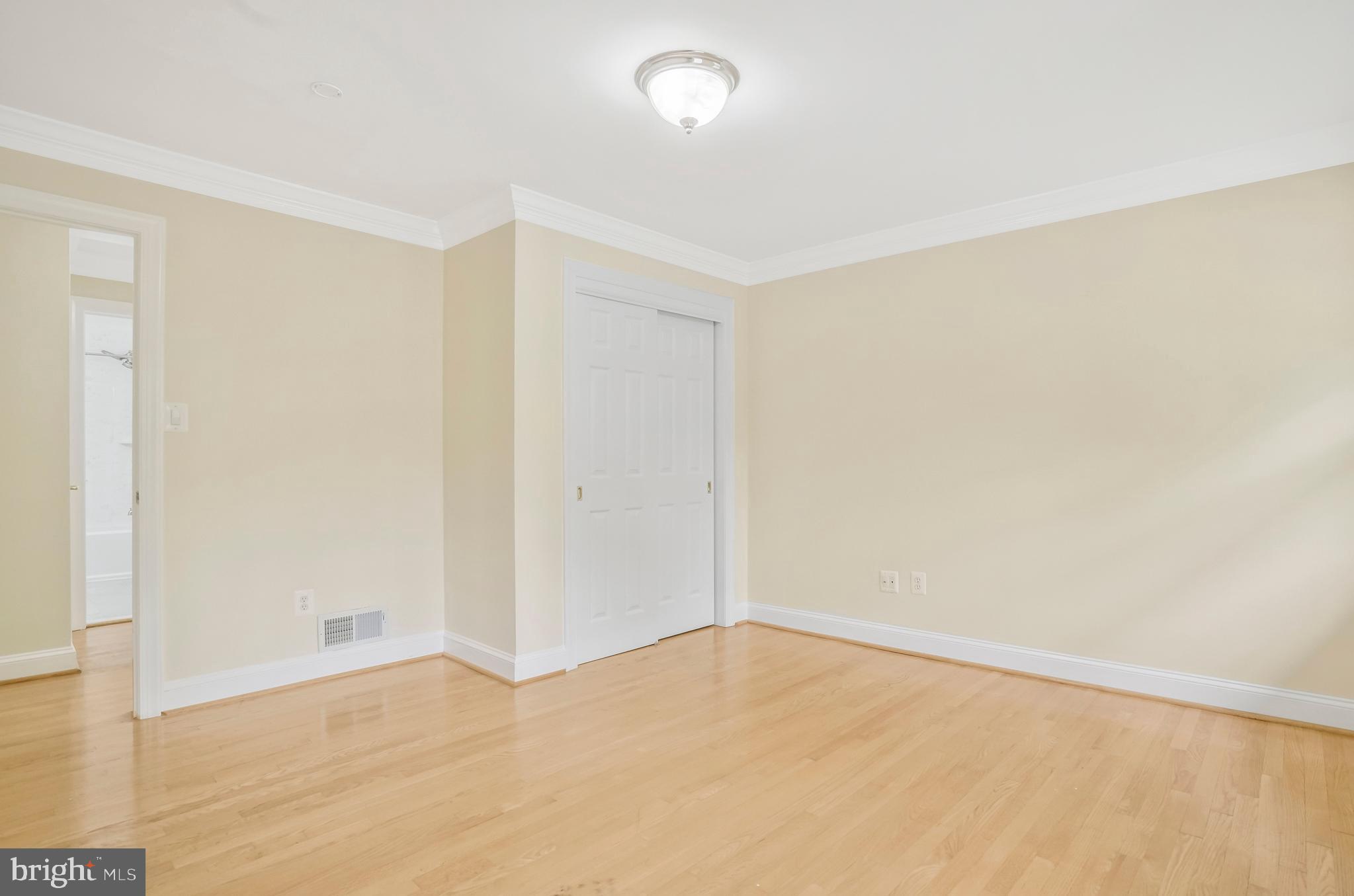 RIVERCREST - Residential