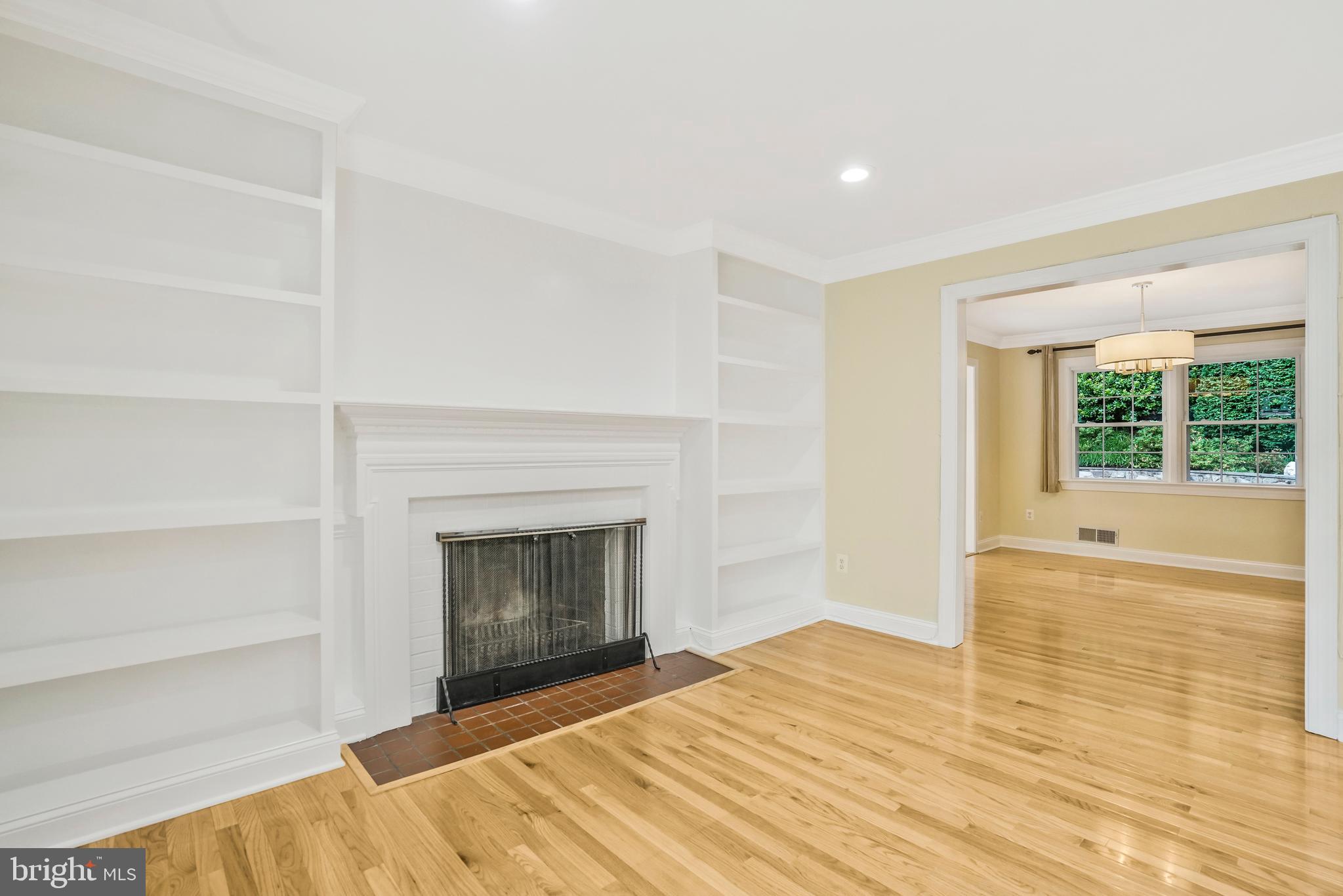 RIVERCREST - Residential