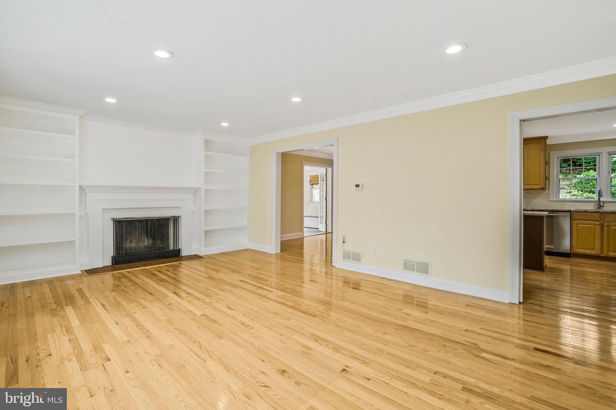 RIVERCREST - Residential