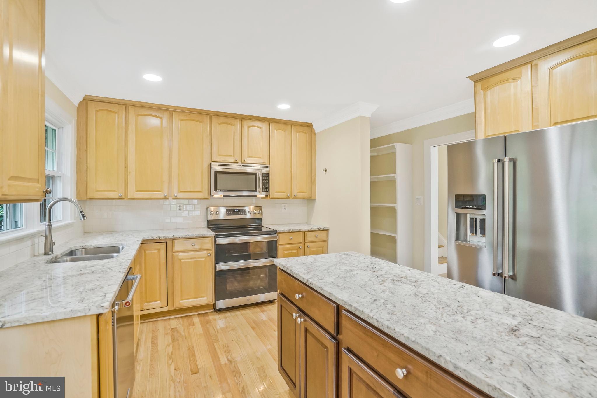 RIVERCREST - Residential