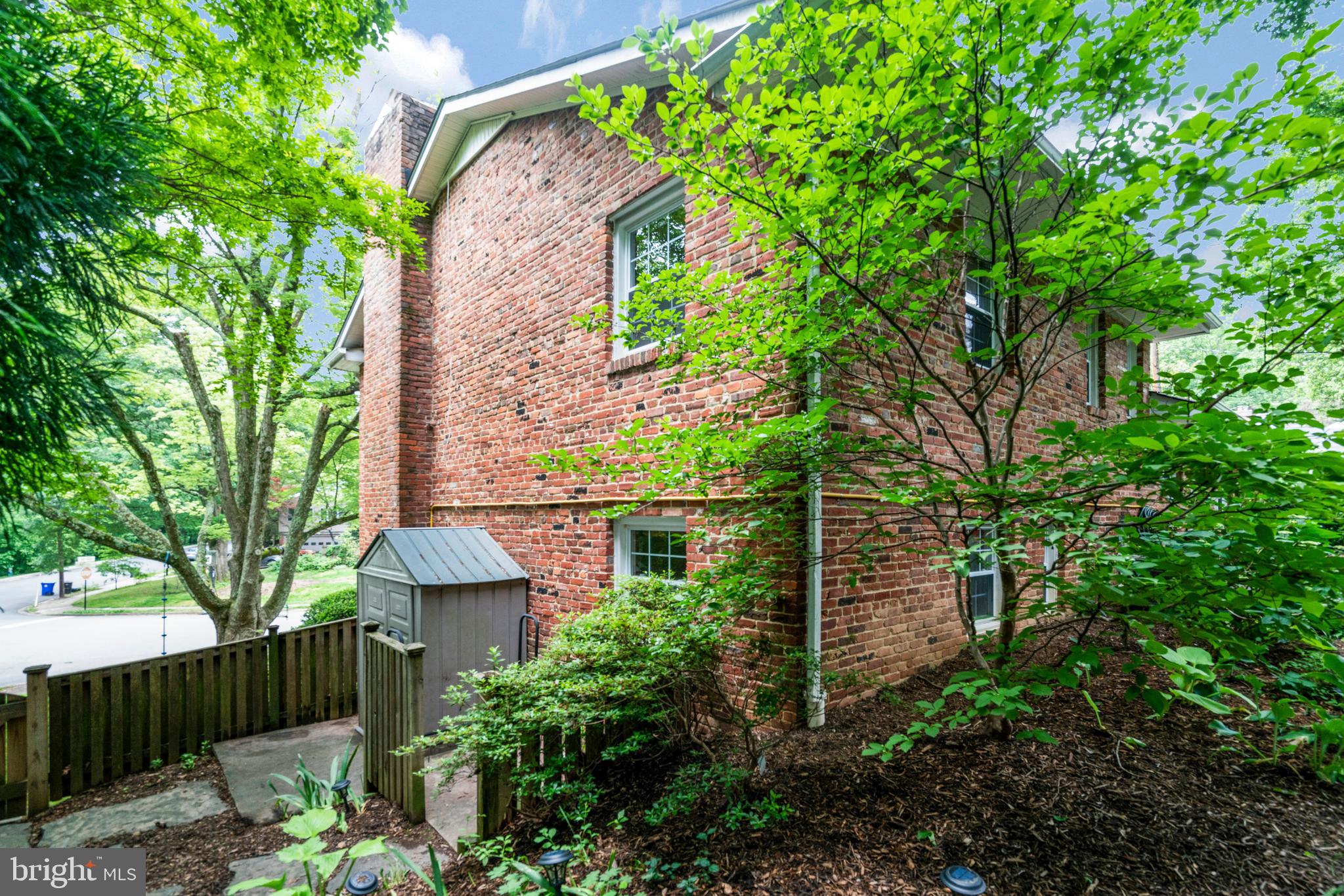 RIVERCREST - Residential