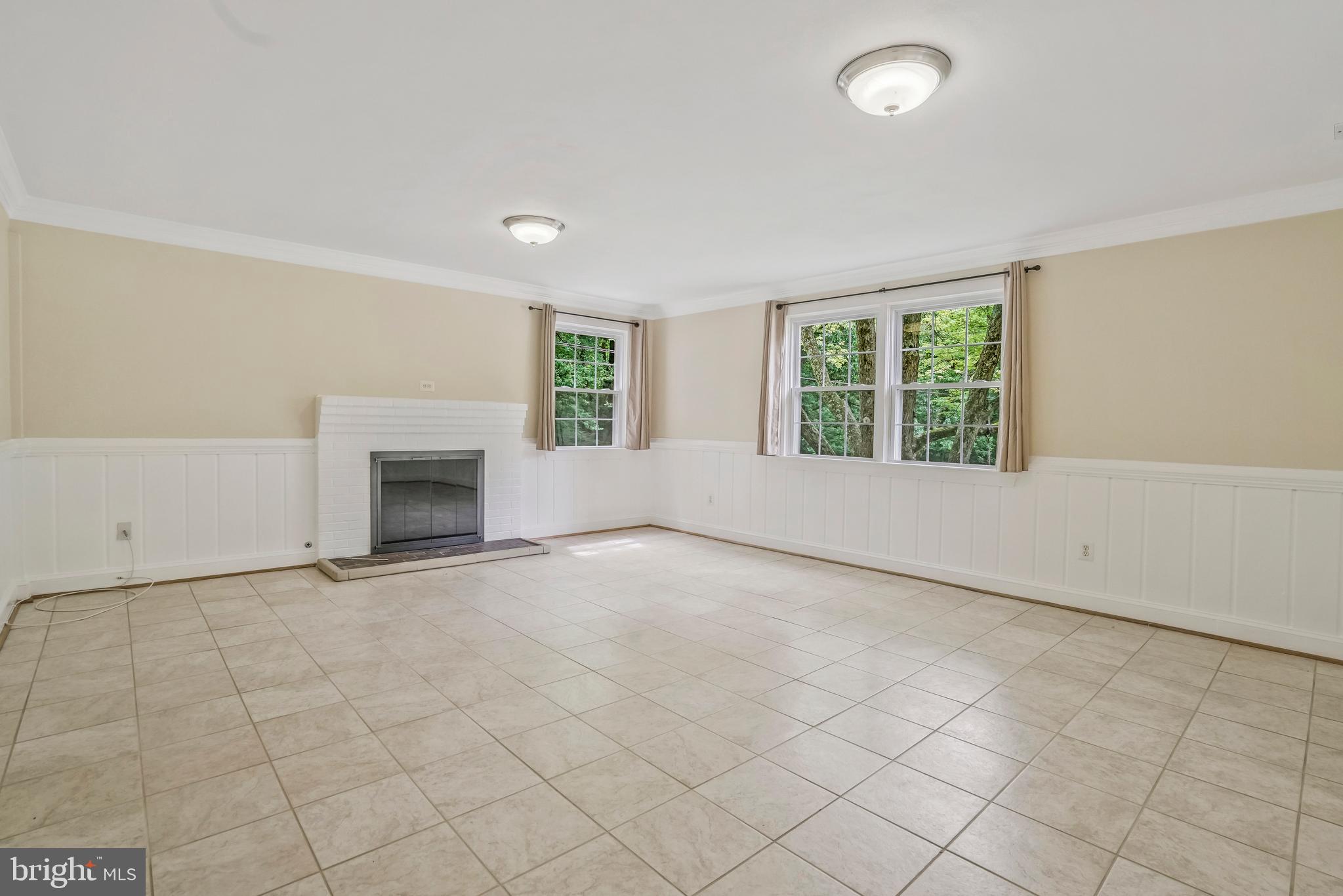 RIVERCREST - Residential