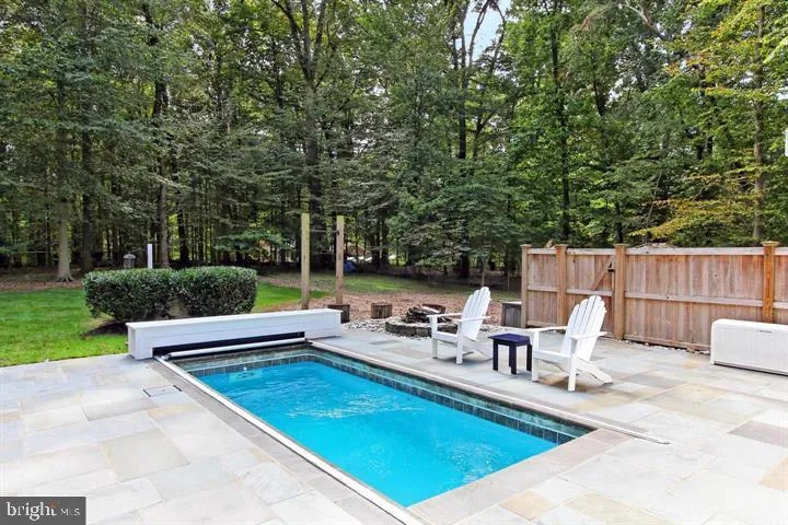 Great Falls, Virginia 22066, United States, 5 Bedrooms Bedrooms, ,3 BathroomsBathrooms,Residential,Contingent,80007