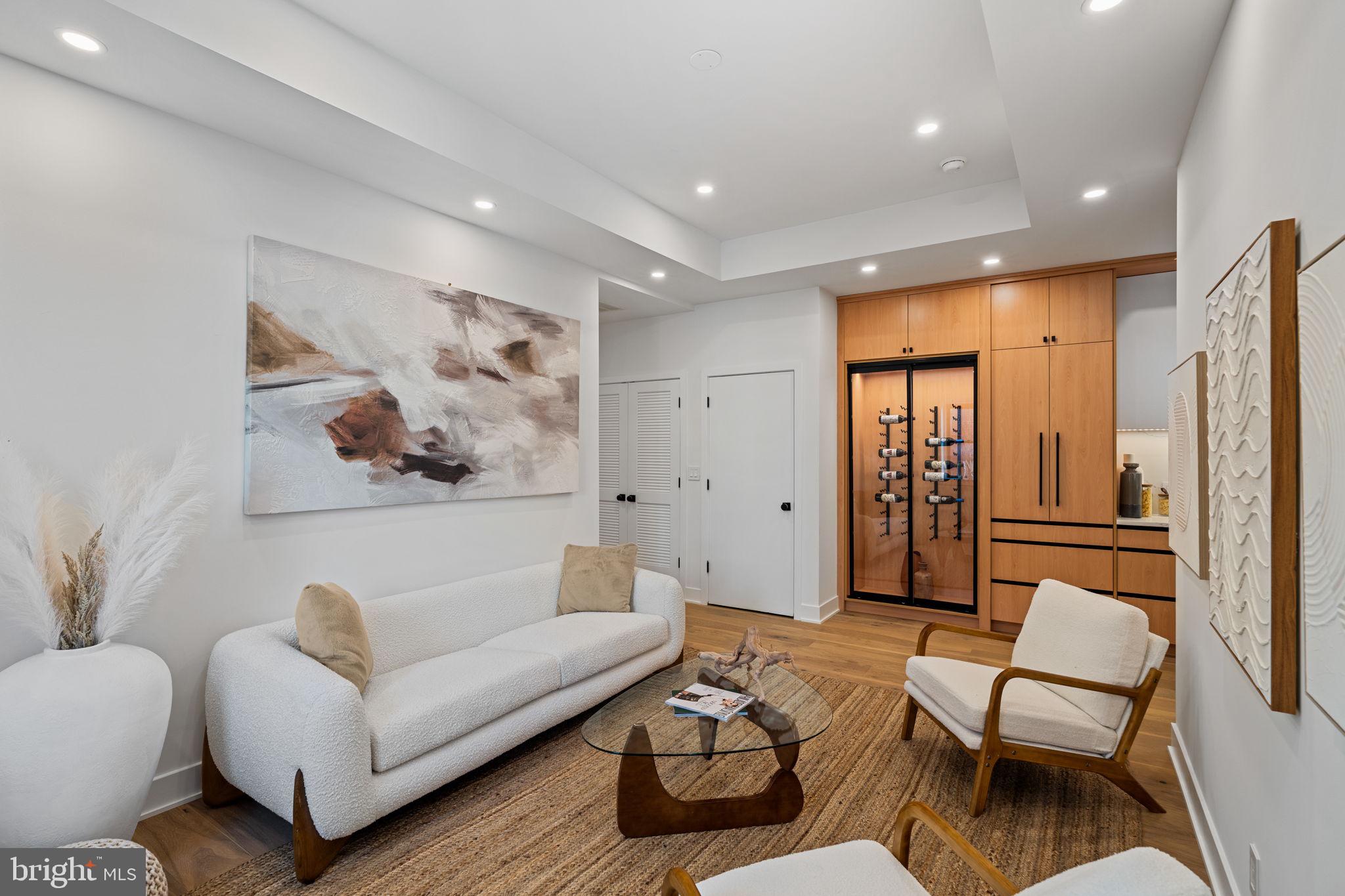 SPRING GARDEN - Residential