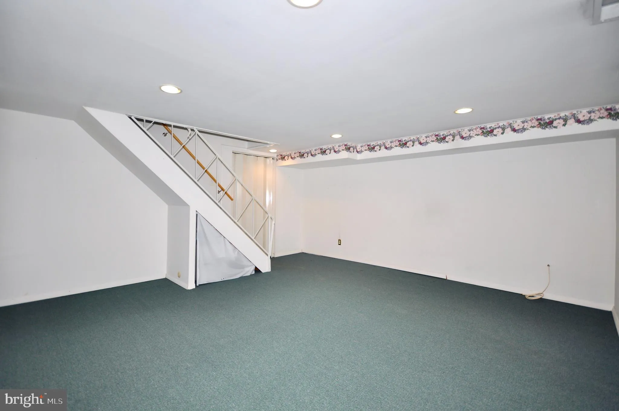 Philadelphia, Pennsylvania 19114, United States, 3 Bedrooms Bedrooms, ,1 BathroomBathrooms,Residential,Pending,93923