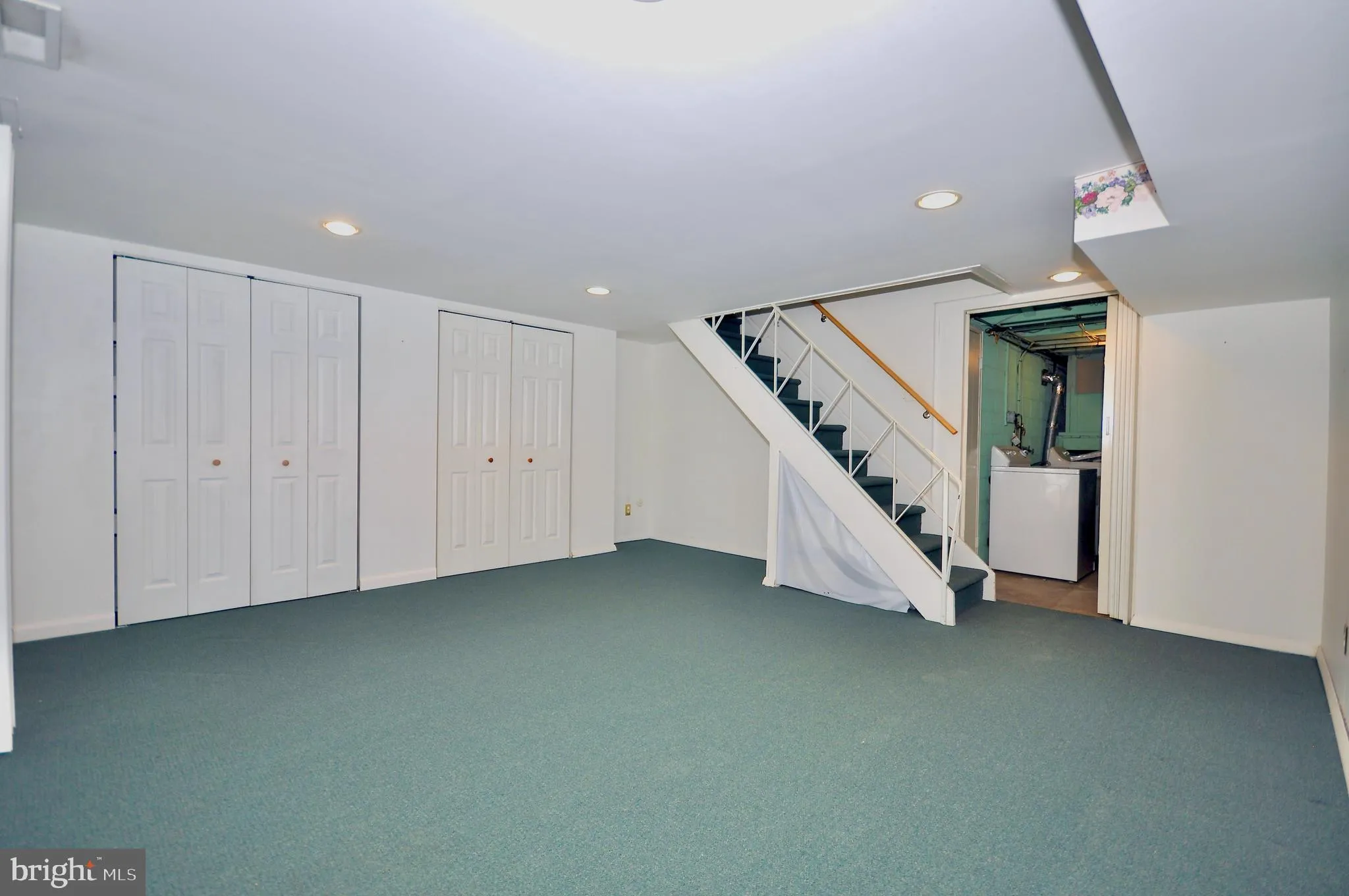 Philadelphia, Pennsylvania 19114, United States, 3 Bedrooms Bedrooms, ,1 BathroomBathrooms,Residential,Pending,93923