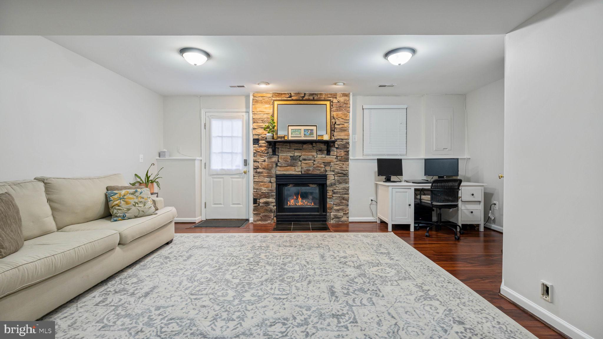 RIVERSIDE VILLAGES - Residential