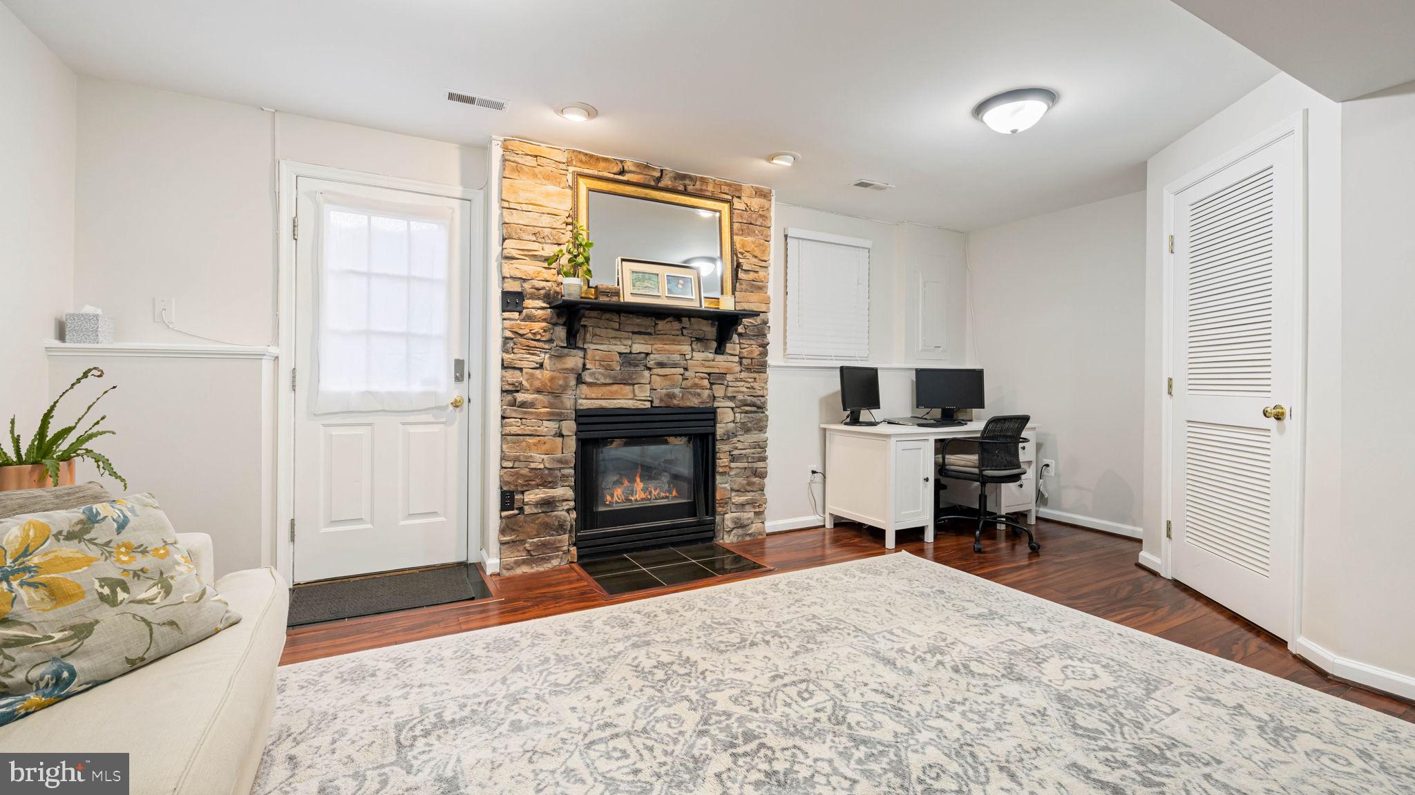 RIVERSIDE VILLAGES - Residential