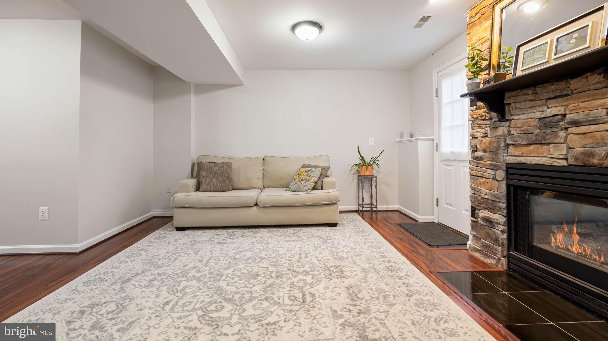 RIVERSIDE VILLAGES - Residential